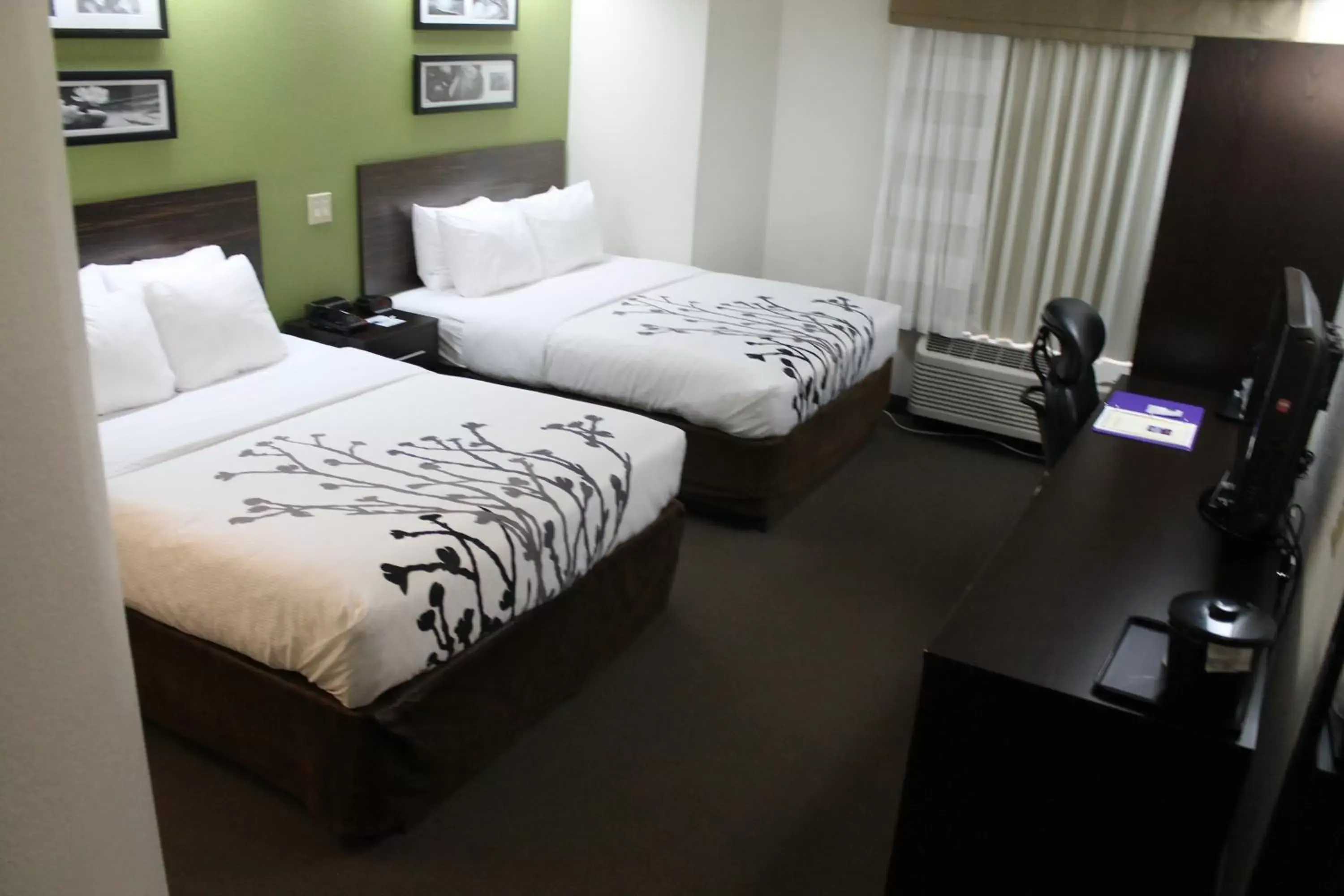 Bed in Sleep Inn Bryson City Cherokee