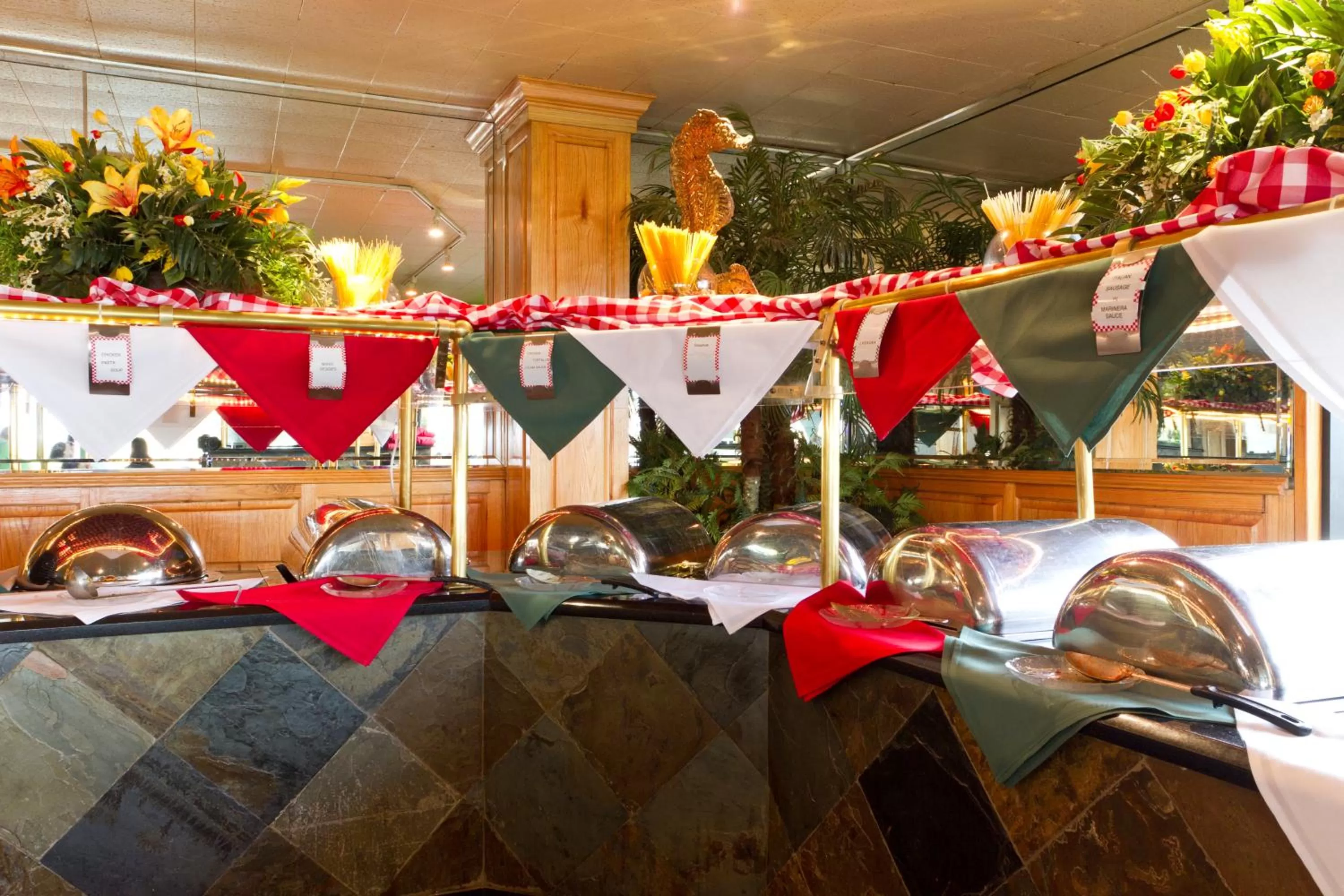 Restaurant/places to eat in Isla Grand Beach Resort