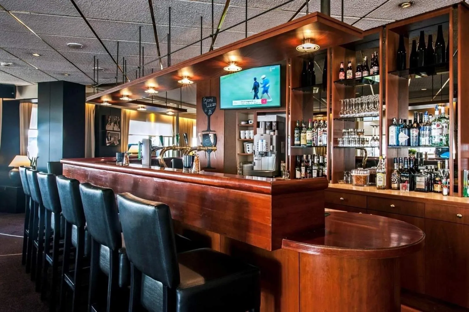 Lounge or bar in City Hotel Bergen op Zoom