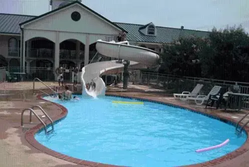 Swimming Pool in Americana Inn - Henderson