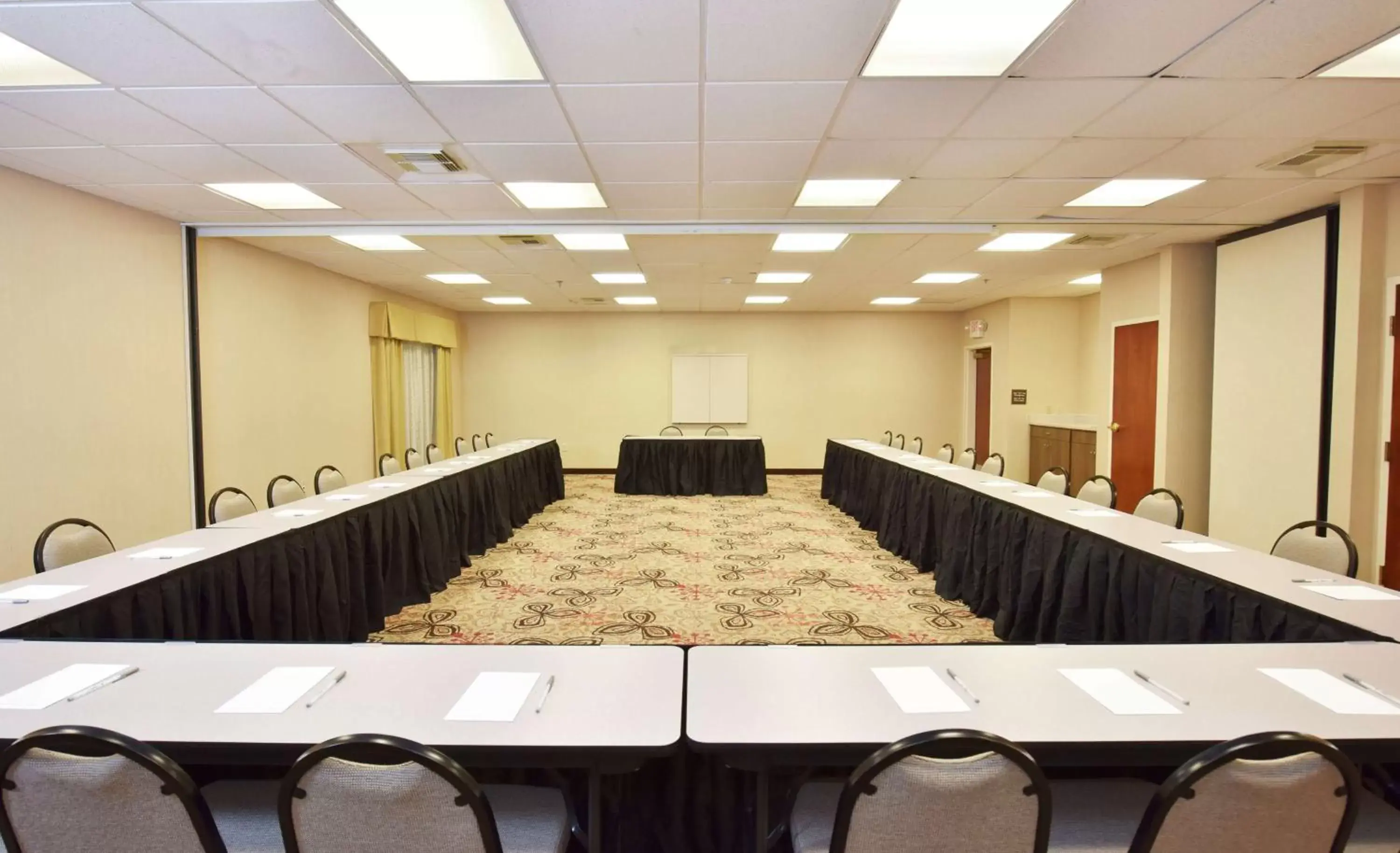 Meeting/conference room in Hampton Inn Selma