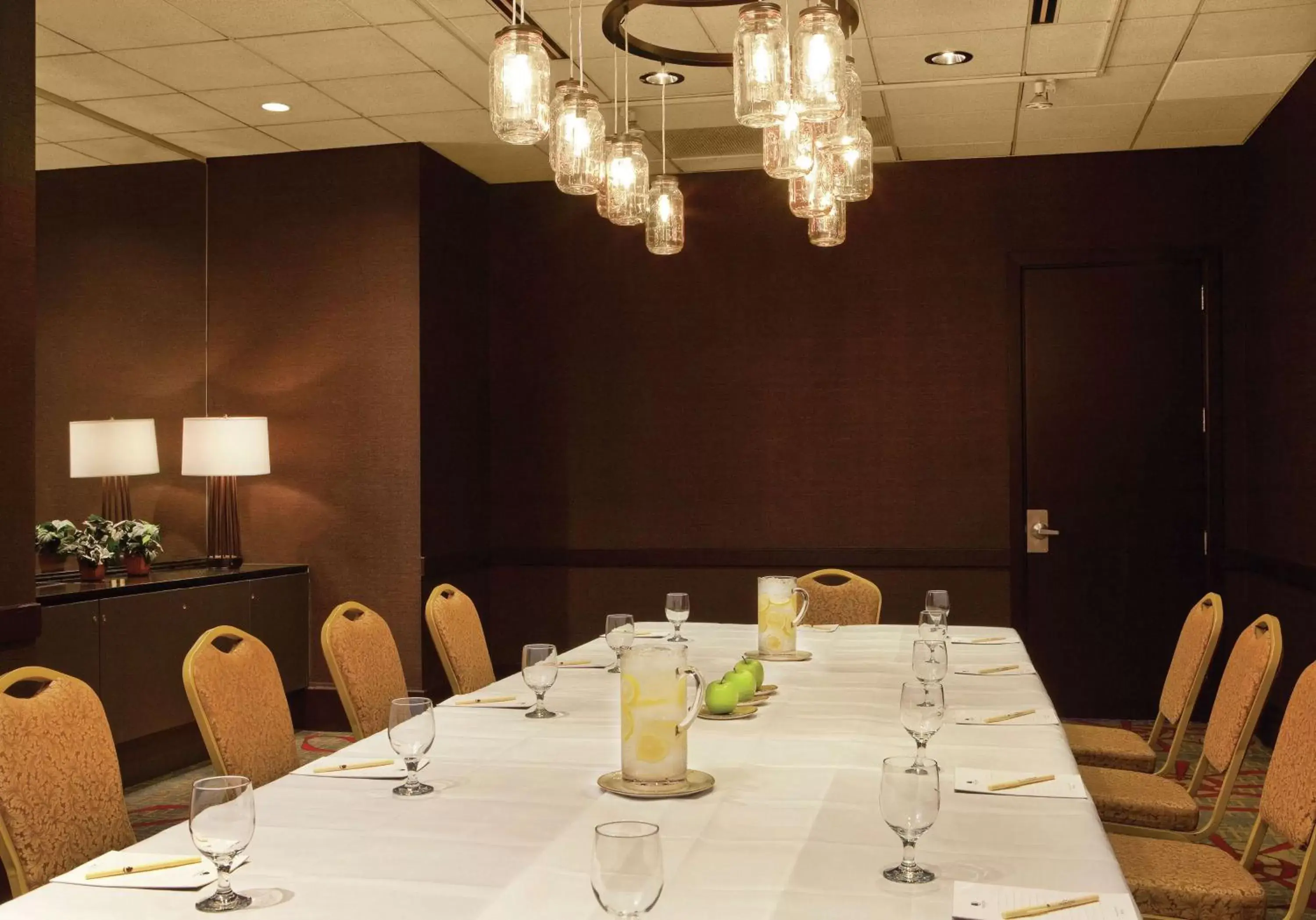 Meeting/conference room, Restaurant/Places to Eat in DoubleTree by Hilton Hotel Nashville Downtown