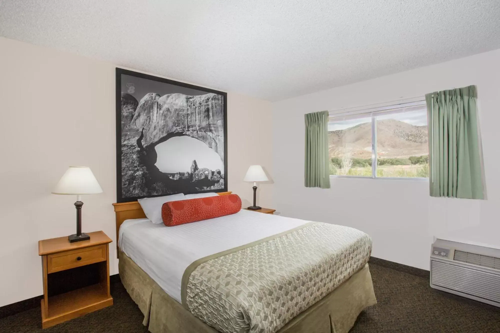 Bed in Super 8 by Wyndham Salina/Scenic Hills Area