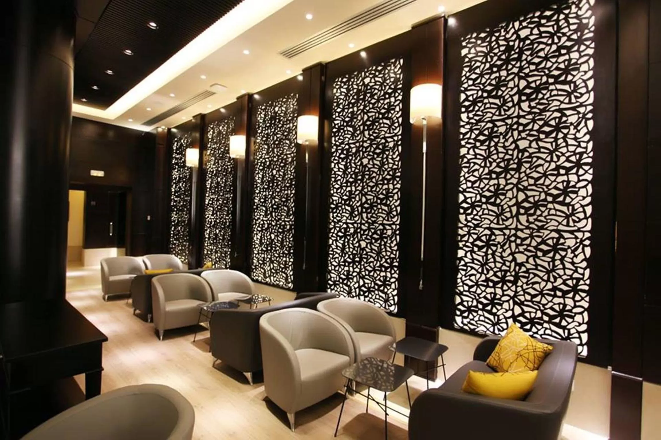 Restaurant/places to eat in Le Corail Suites Hotel