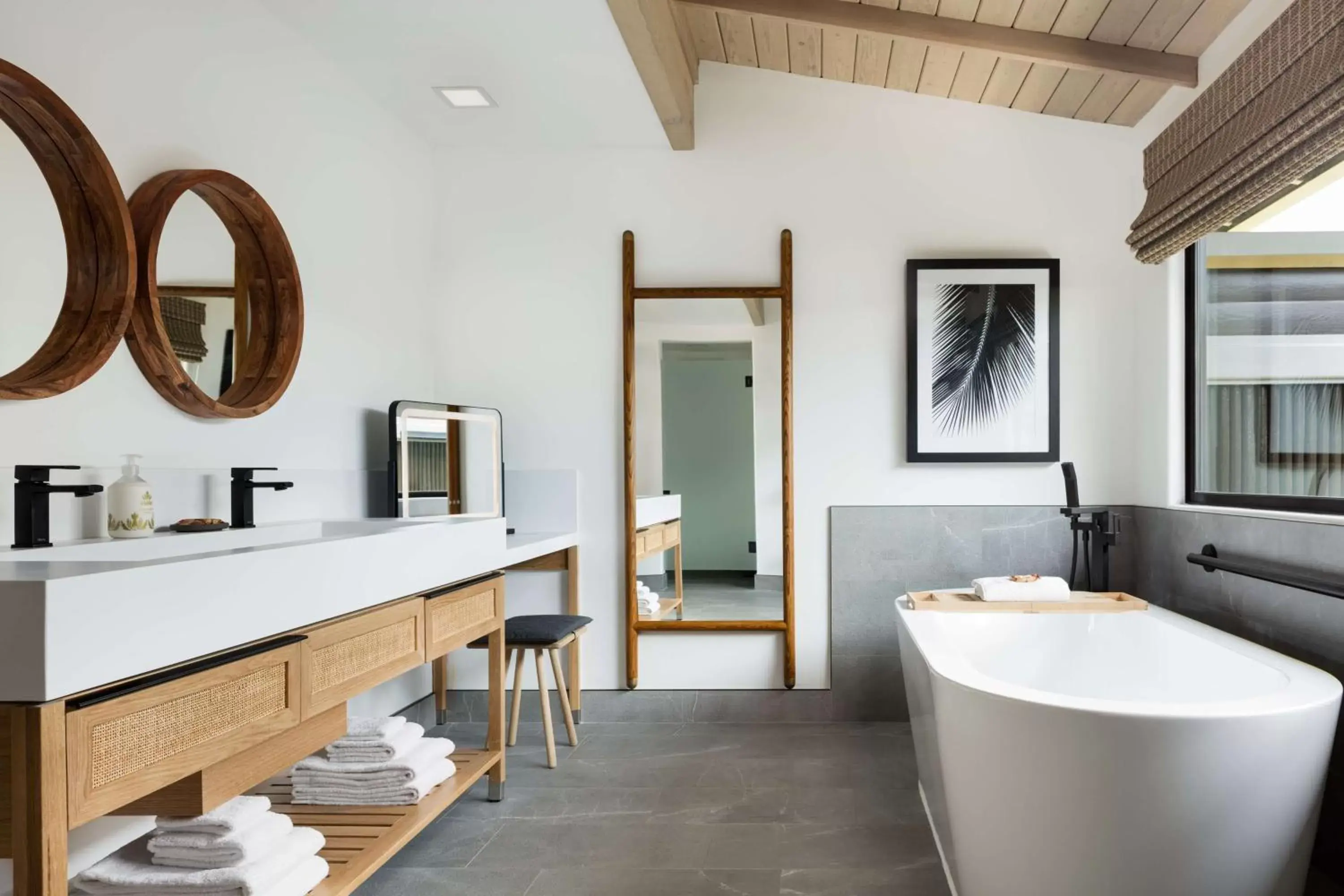 Bathroom in Hana-Maui Resort, a Destination by Hyatt Residence