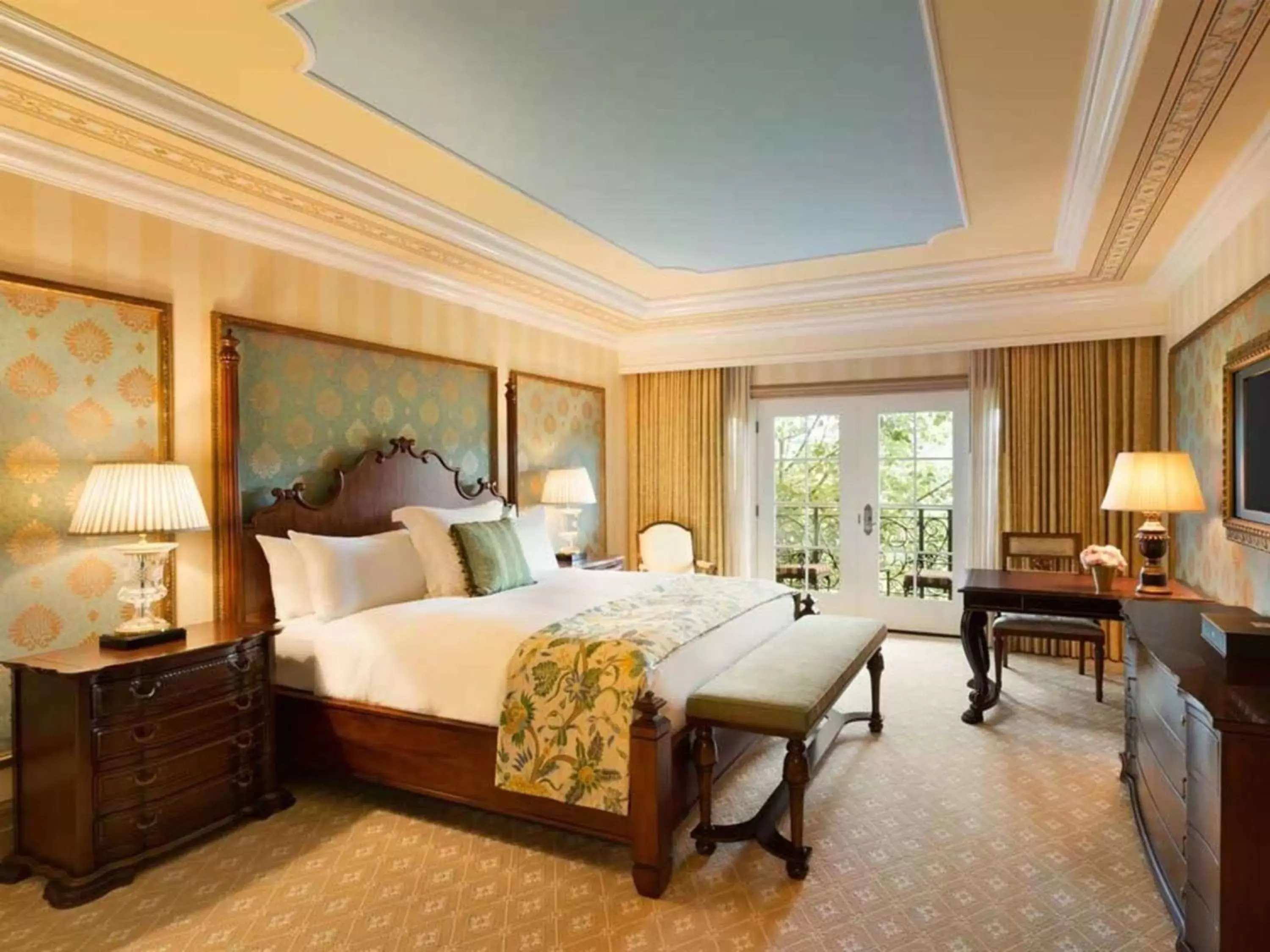 Bedroom, Bed in Fairmont Grand Del Mar