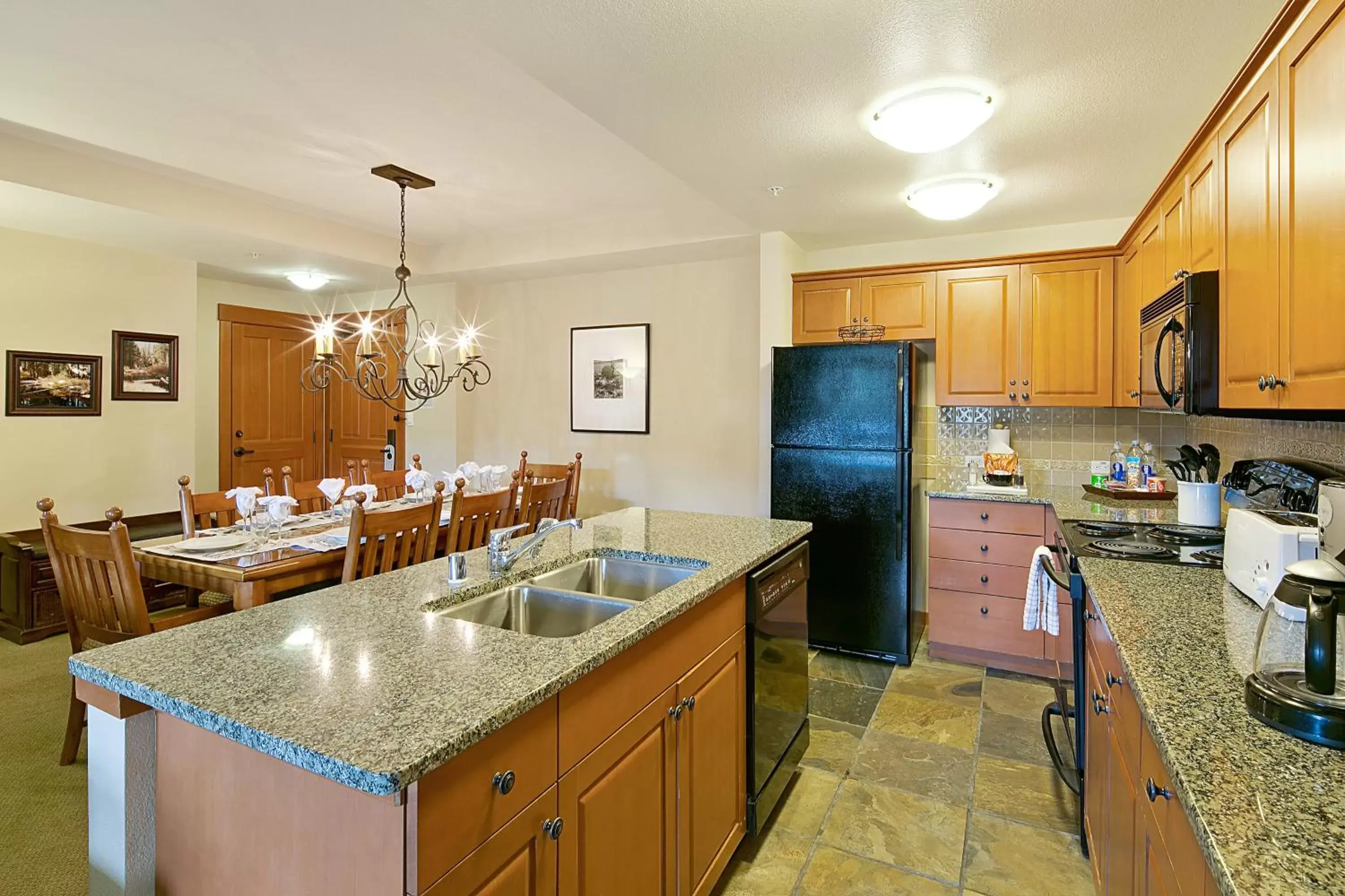 Kitchen or kitchenette, Kitchen/Kitchenette in The Village Lodge