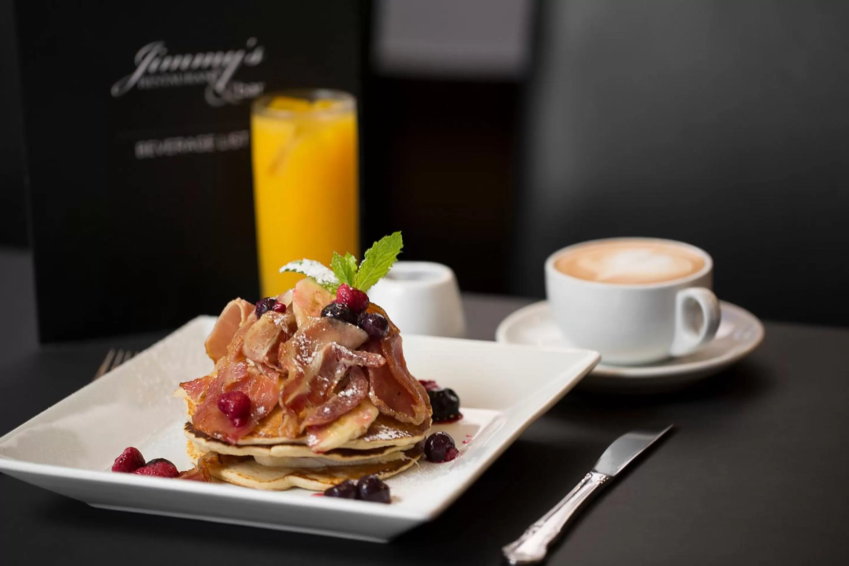 Restaurant/places to eat in Pavilions Hotel