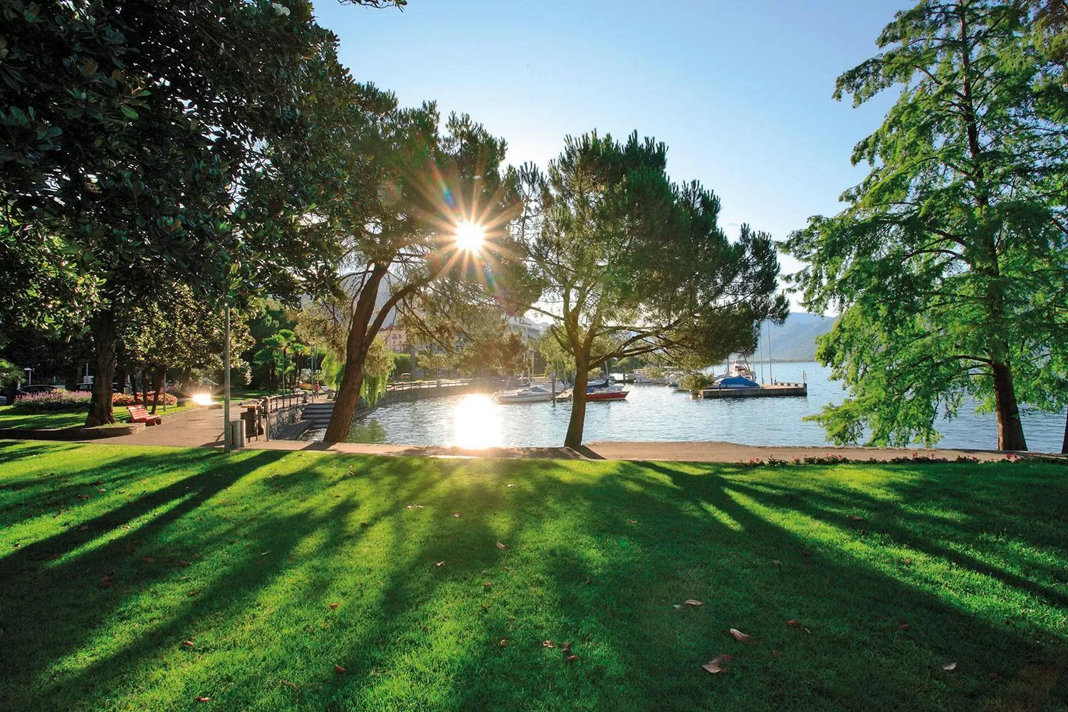 Neighbourhood in Hotel Lago Maggiore - Welcome!