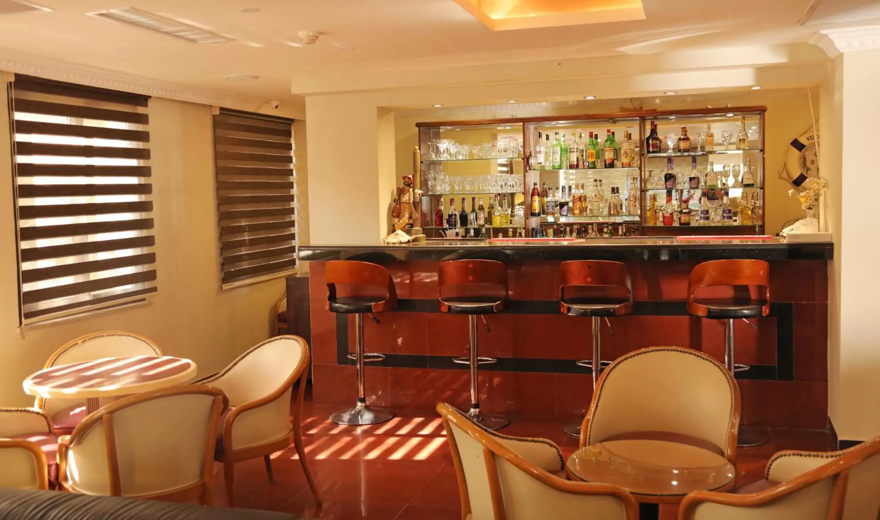 Lobby or reception, Lounge/Bar in Golden Tulip Aqaba