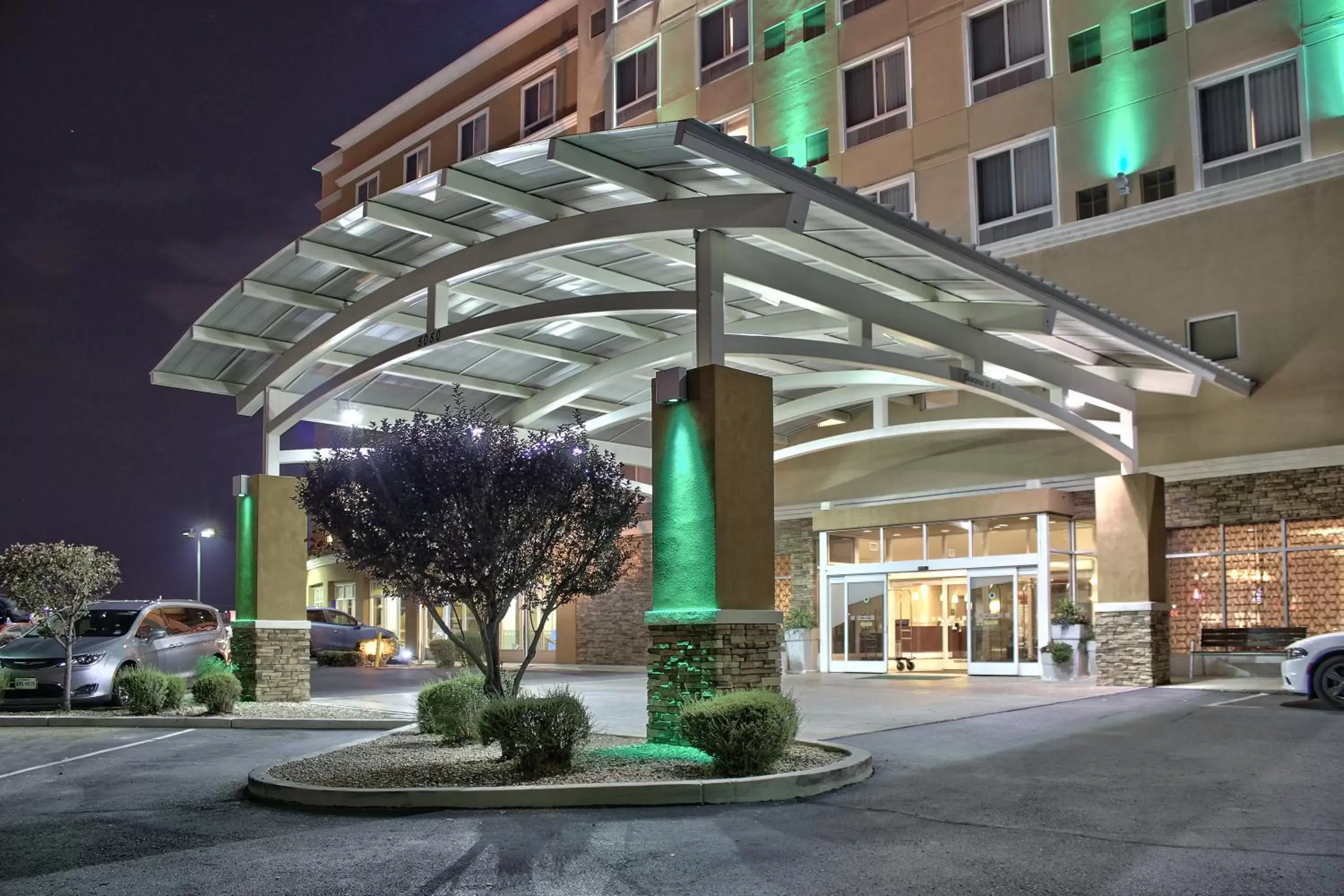 Property Building in Holiday Inn Hotel and Suites Albuquerque - North Interstate 25, an IHG Hotel
