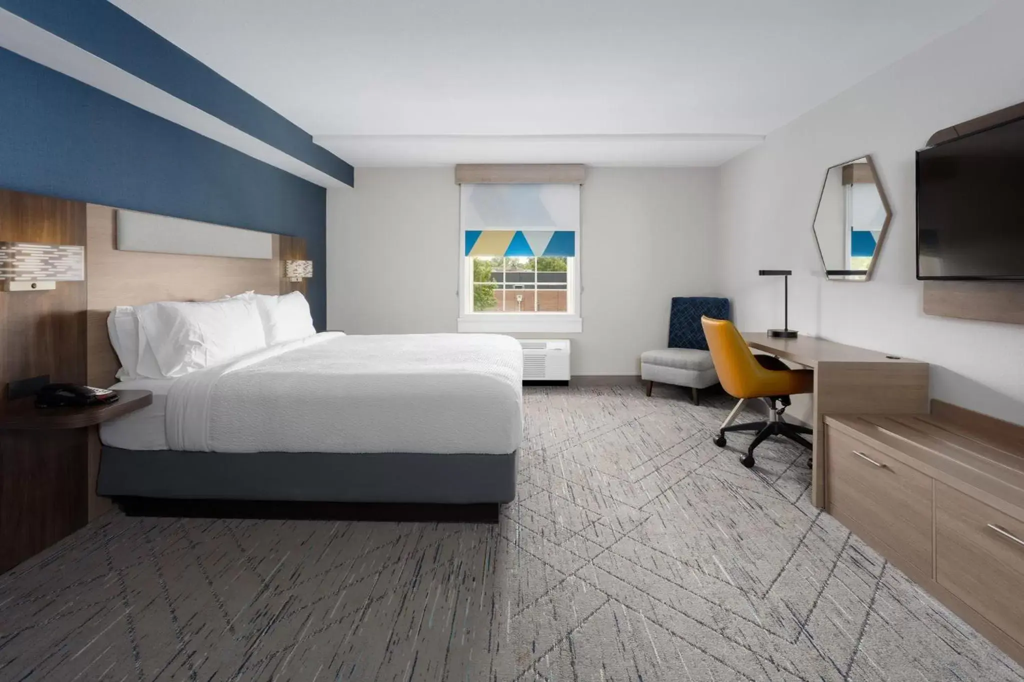 Photo of the whole room in Holiday Inn Express & Suites Williamsburg, an IHG Hotel