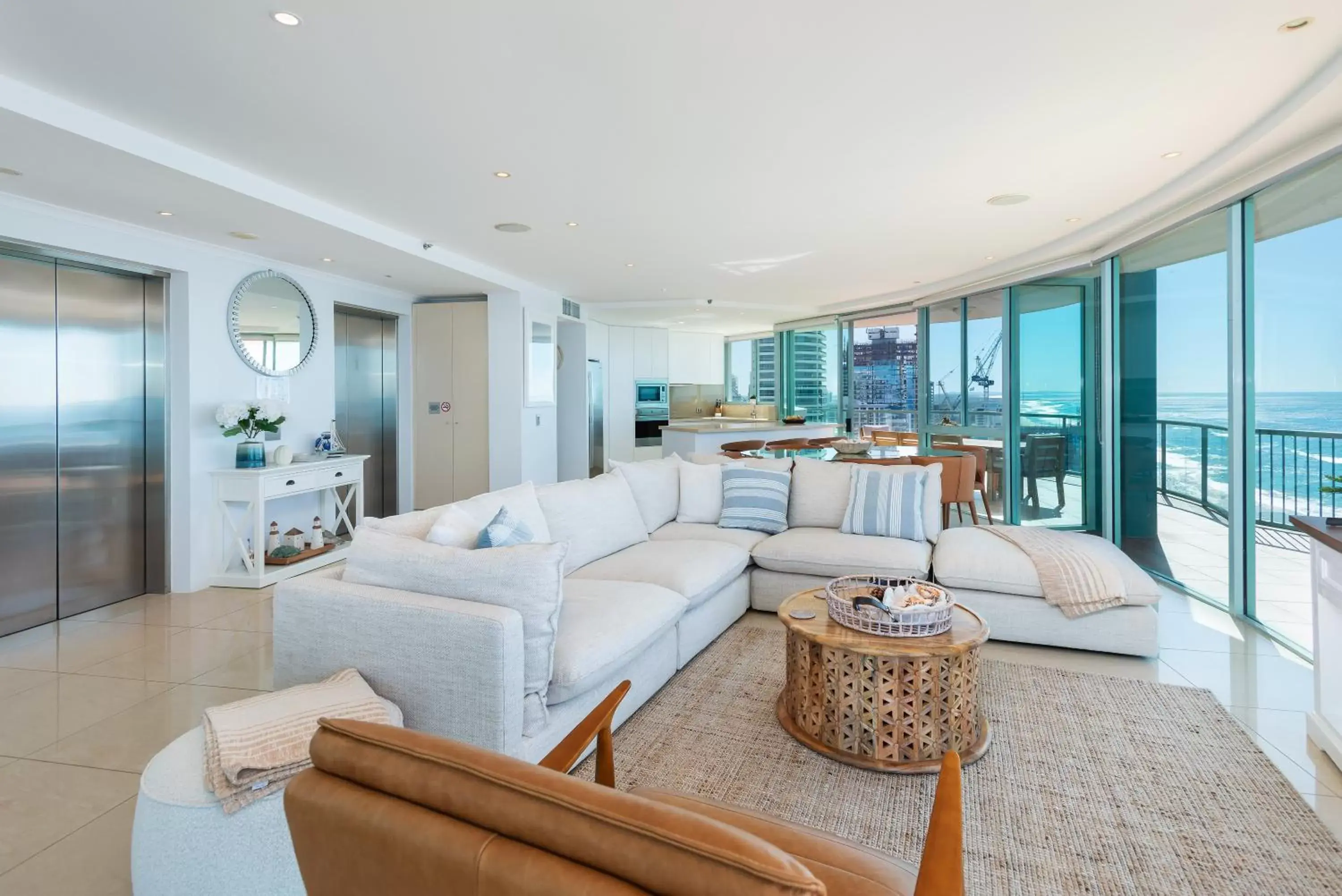 Living room, Seating Area in The Waterford on Main Beach