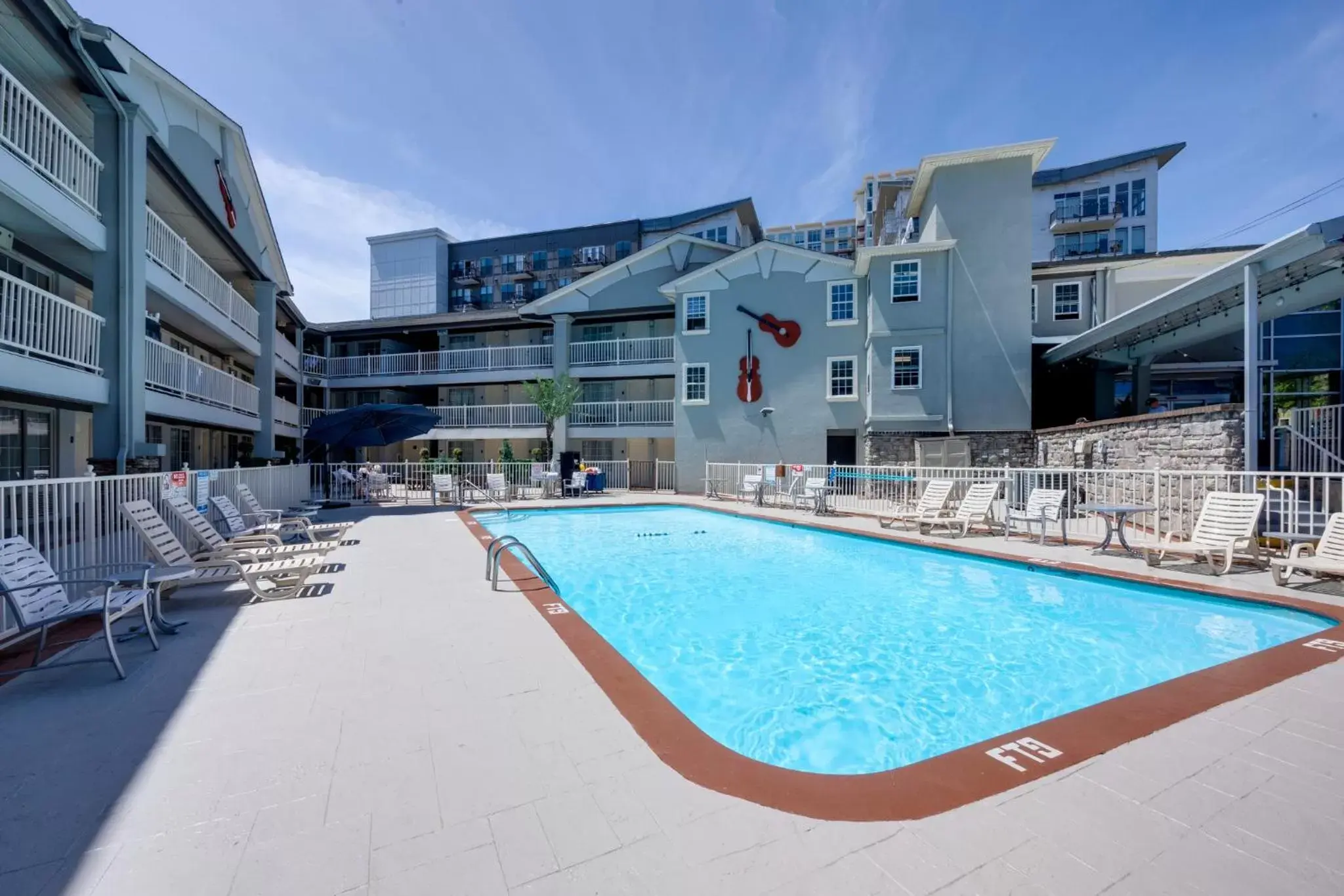 Pool view, Property Building in Comfort Inn Downtown Nashville - Music City Center