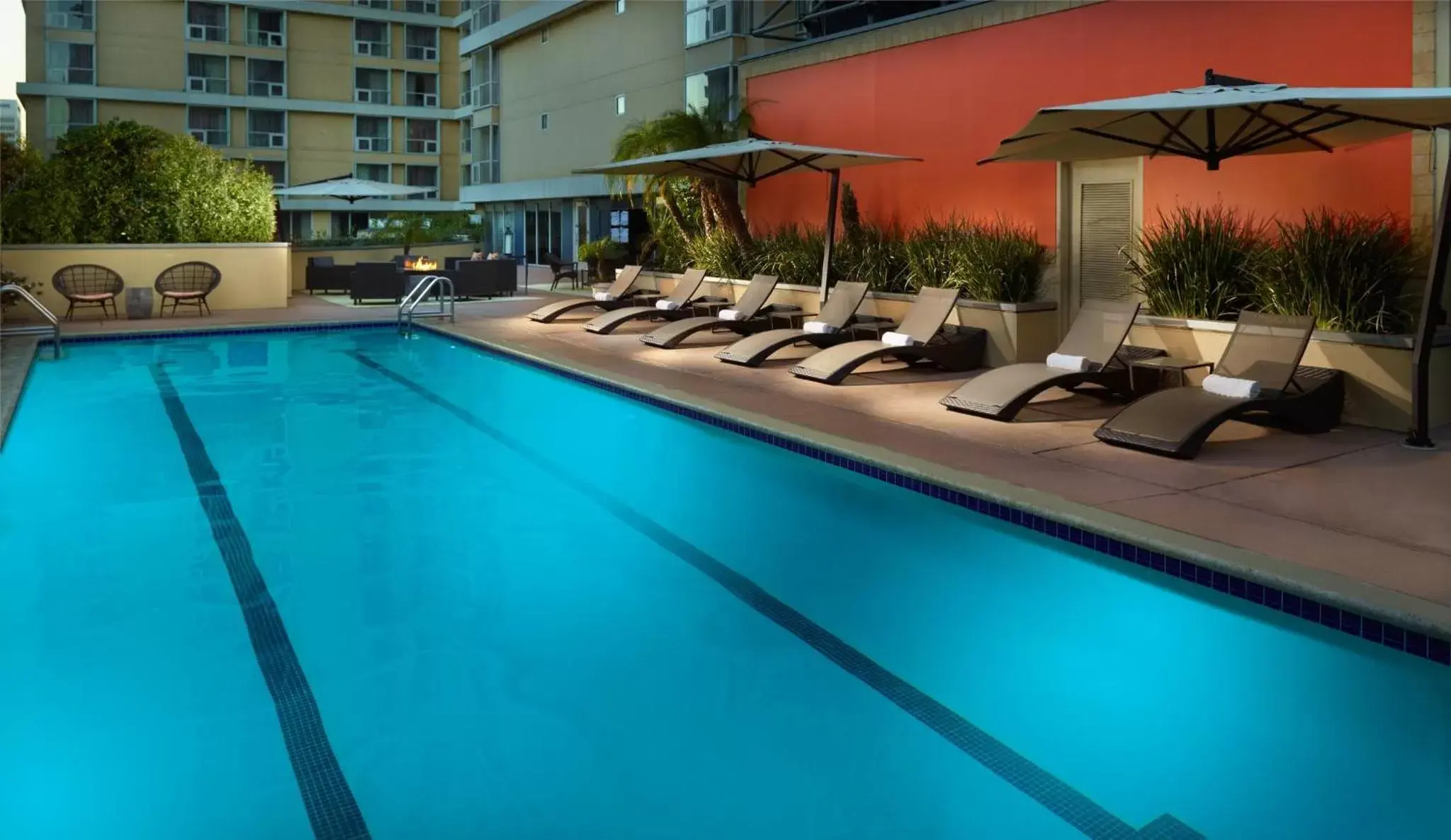 Swimming Pool in Omni Los Angeles Hotel
