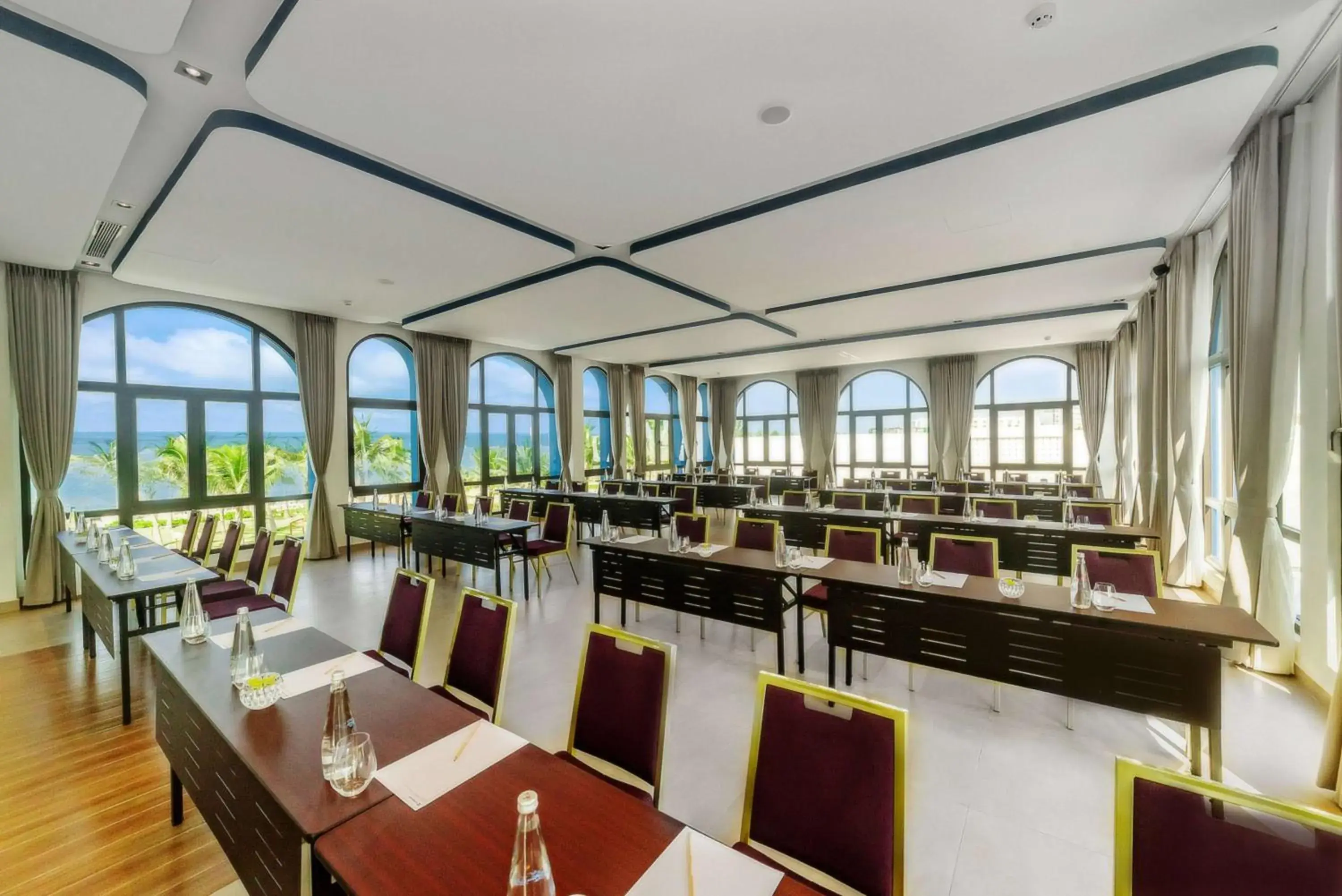 Meeting/conference room, Restaurant/Places to Eat in Wyndham Hoi An Royal Beachfront Resort