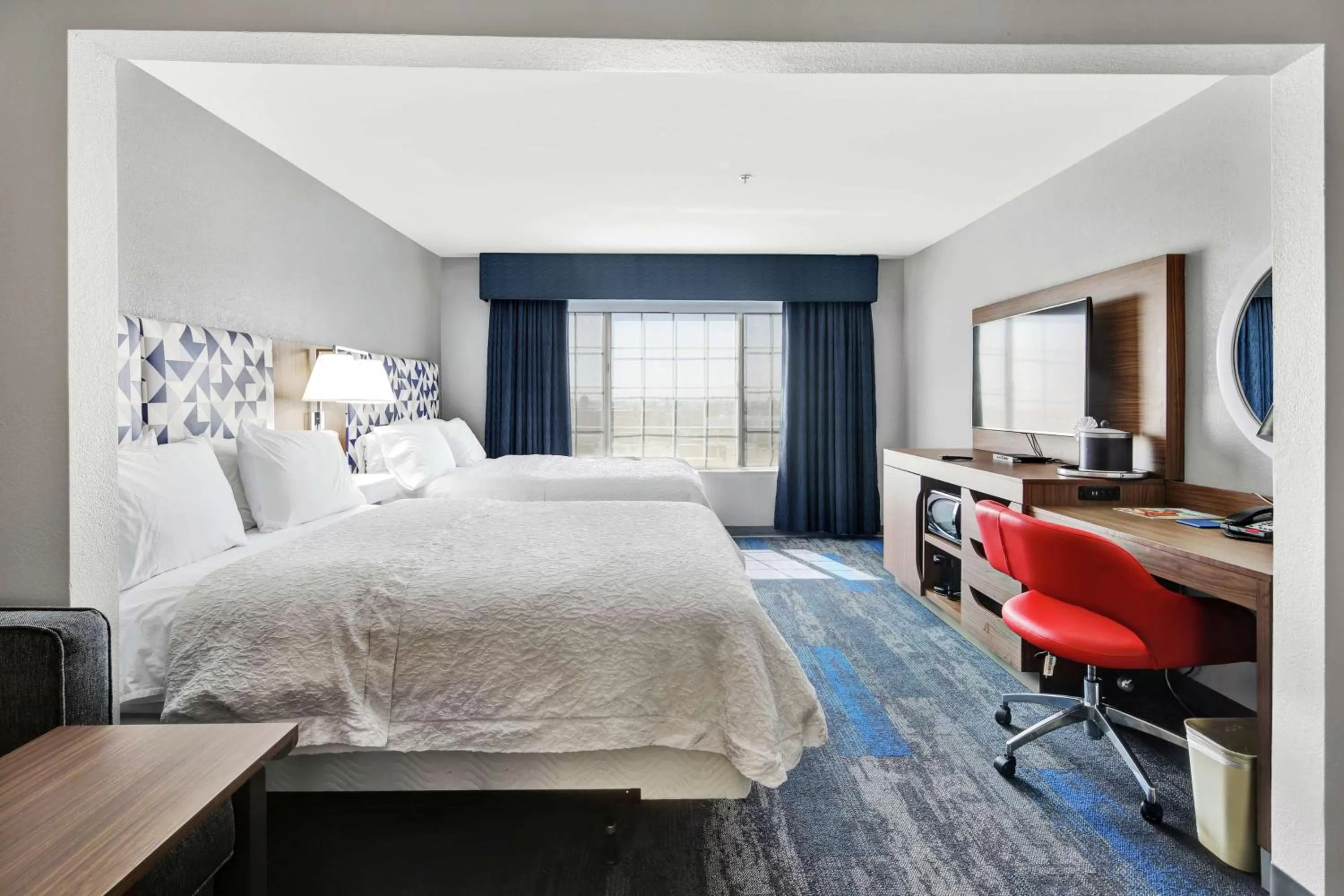 Bedroom, Bed in Express Inn