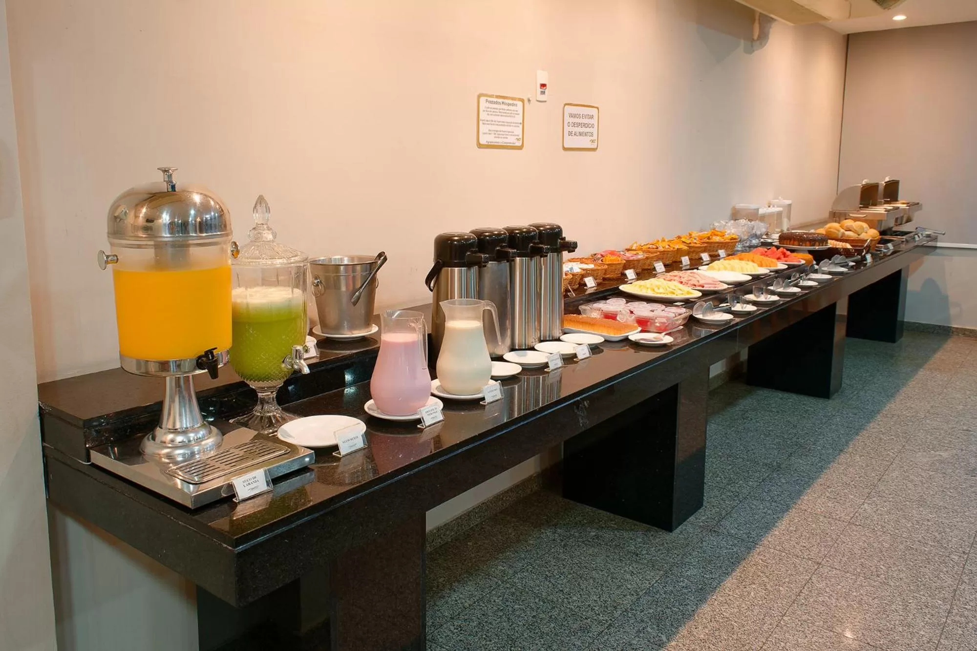 Buffet breakfast in Fênix Hotel Campinas