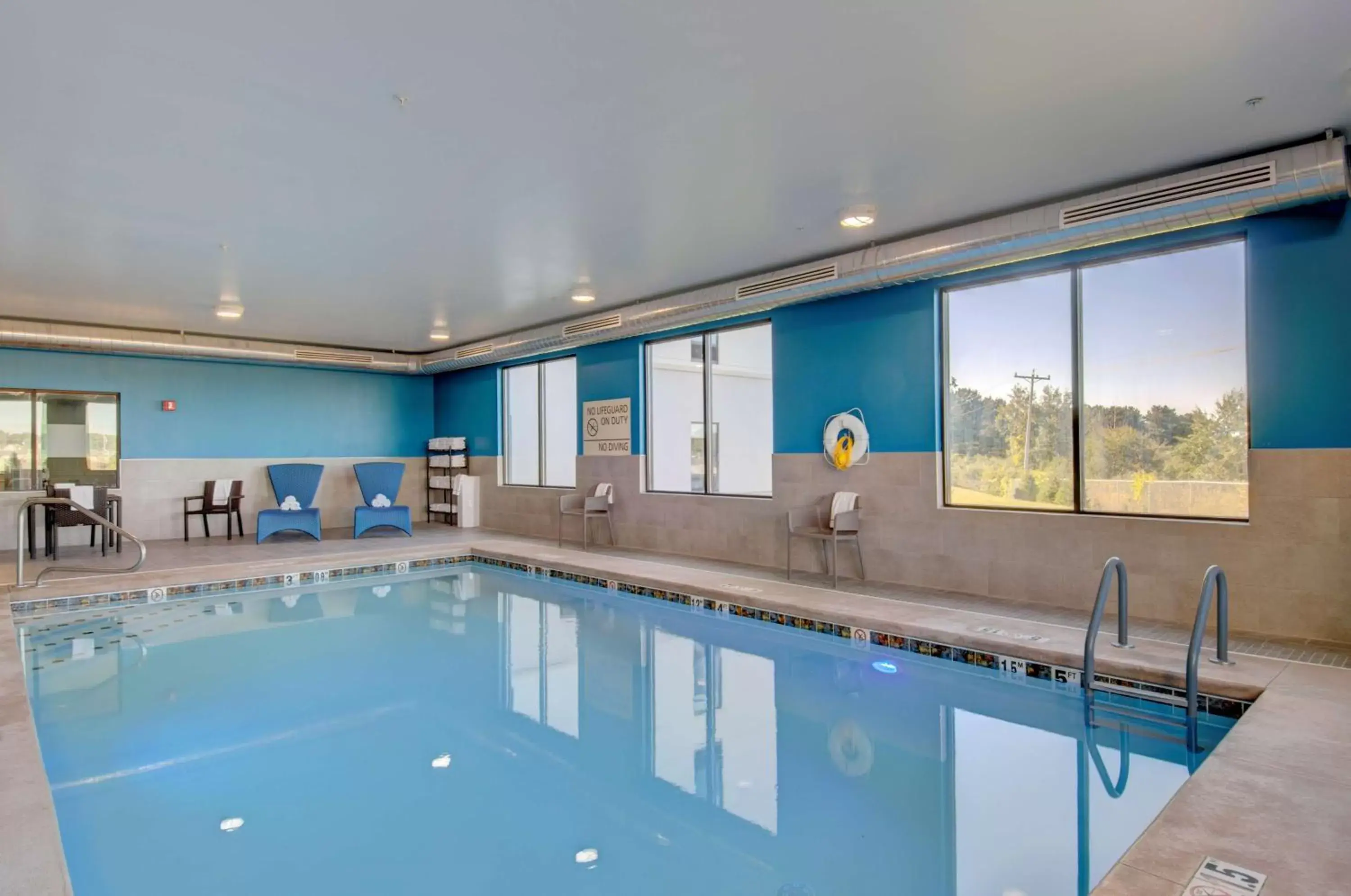 Pool view, Swimming Pool in Hampton Inn & Suites Portland West