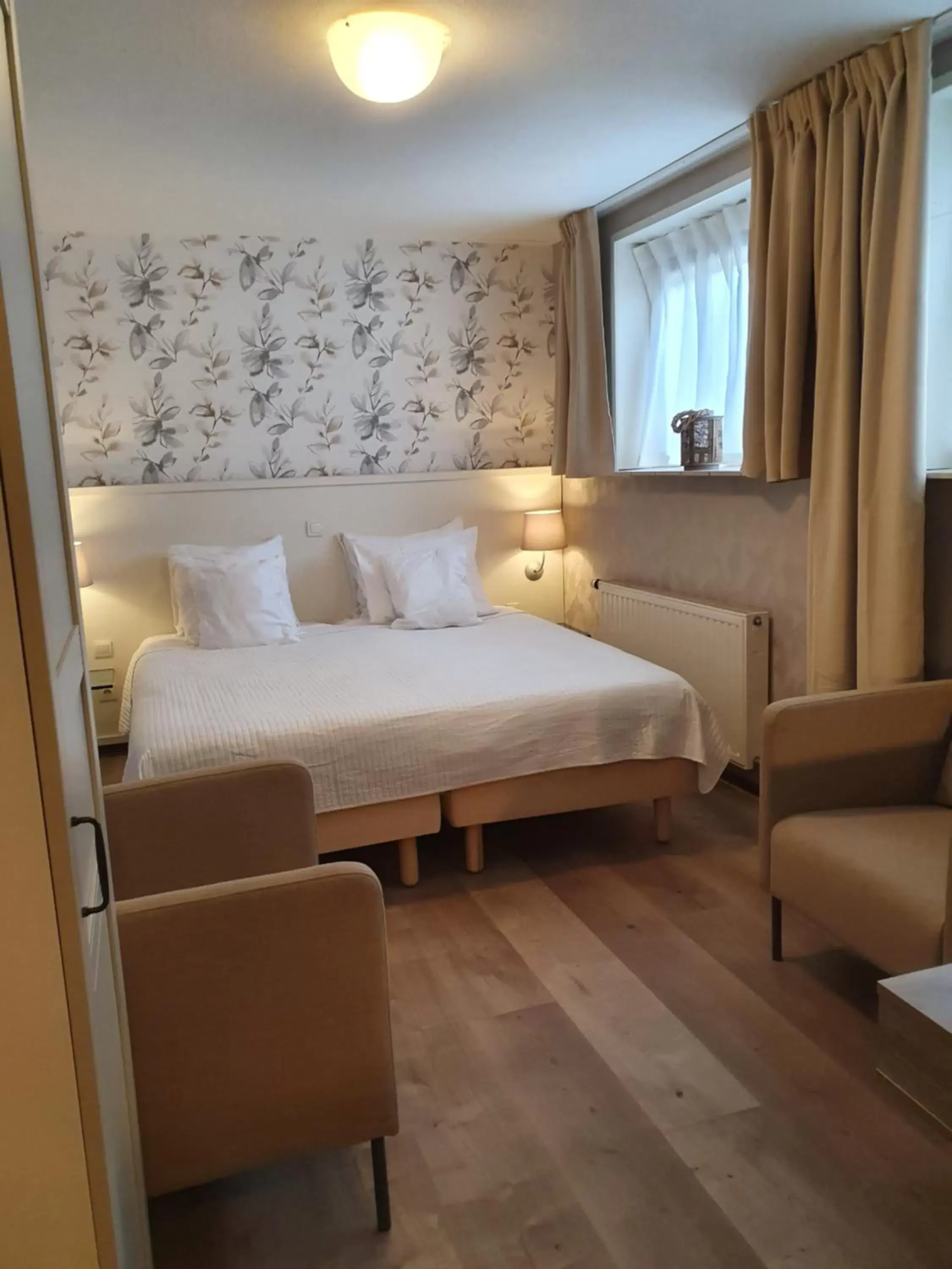 Bed in City Hotel Meppel