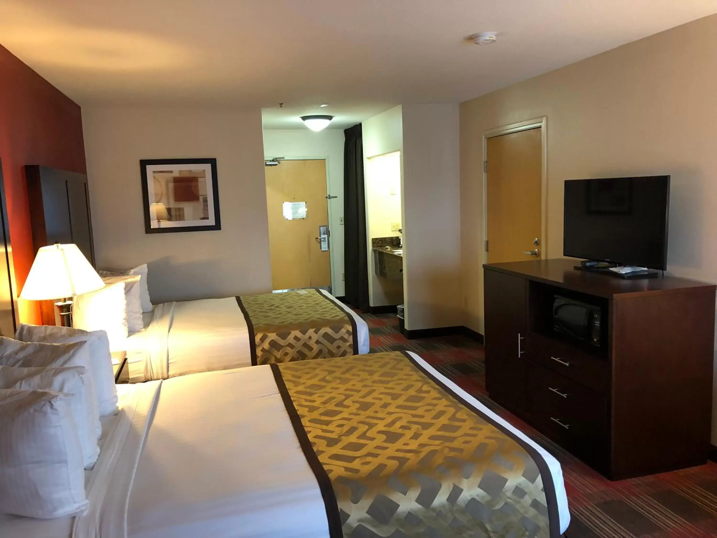 Bedroom, Bed in Best Western Dallas Inn & Suites