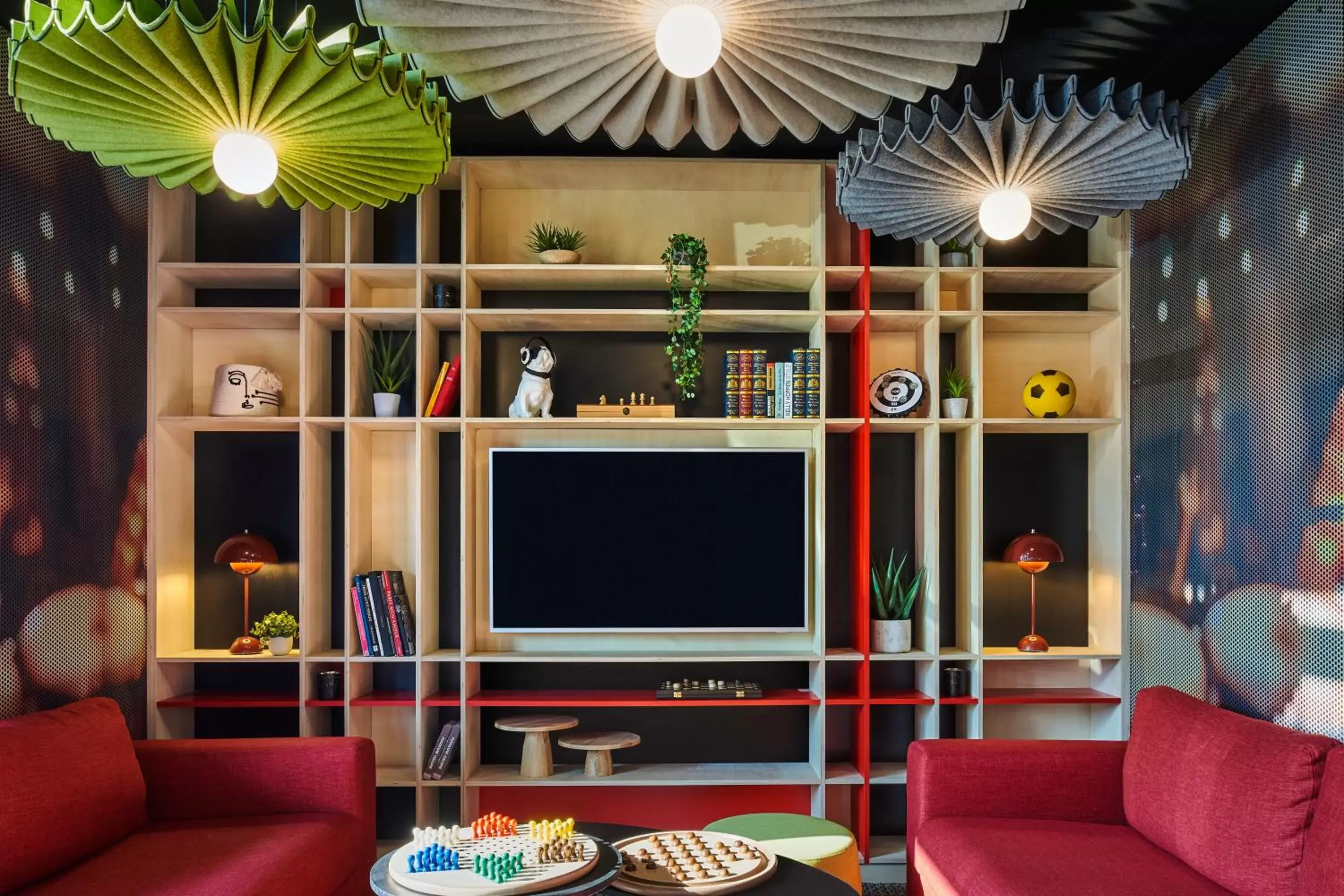 Living room, TV/Entertainment Center in ibis Clamart Paris Velizy