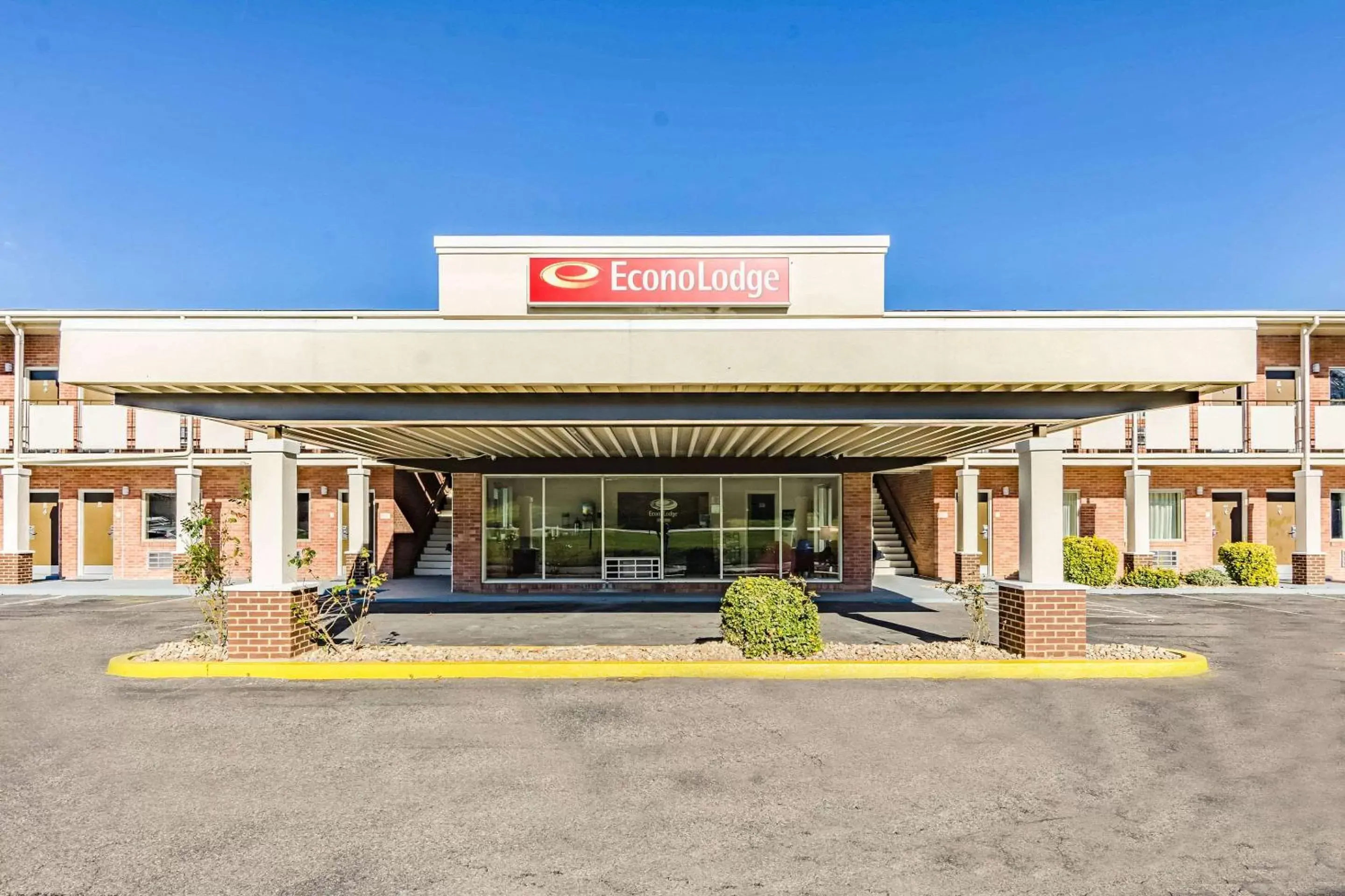 Property building in Econo Lodge Lexington Downtown near I-81