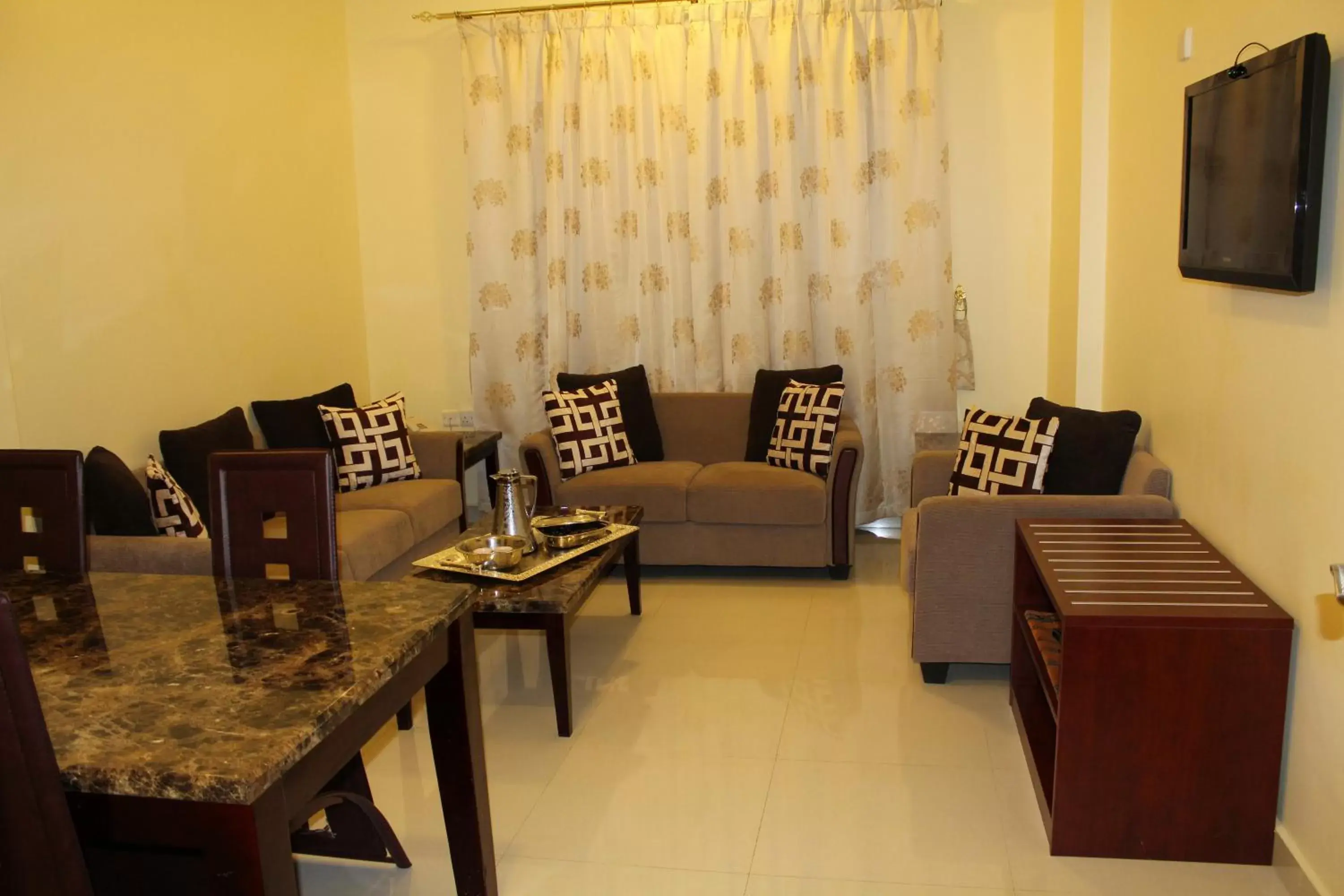 Living room, Seating Area in Nizwa Hotel Apartments