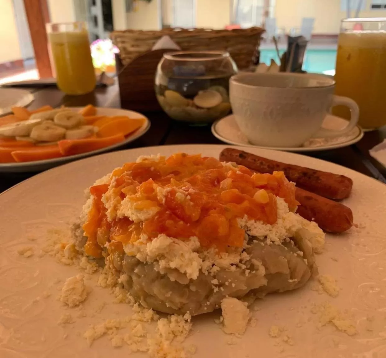 Restaurant/places to eat in Najhomi Beach