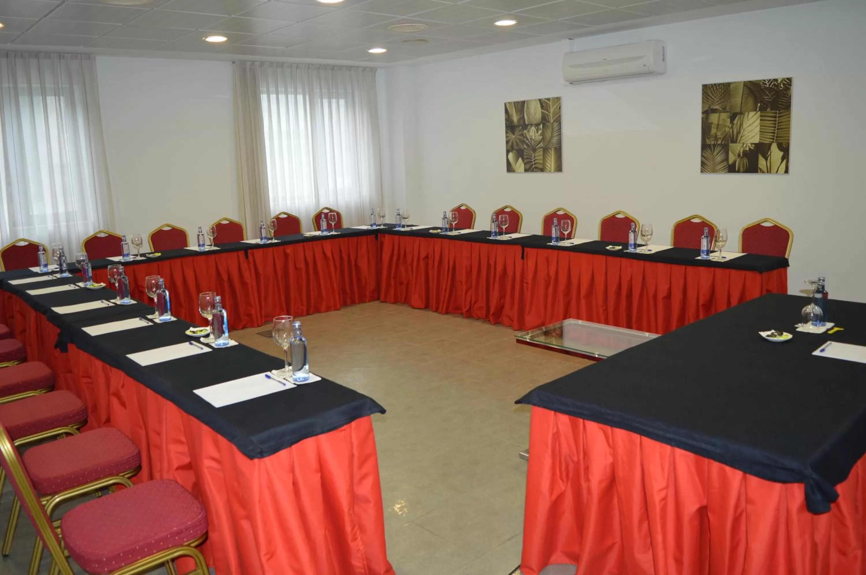 Lounge or bar in Hotel Spa Odeón