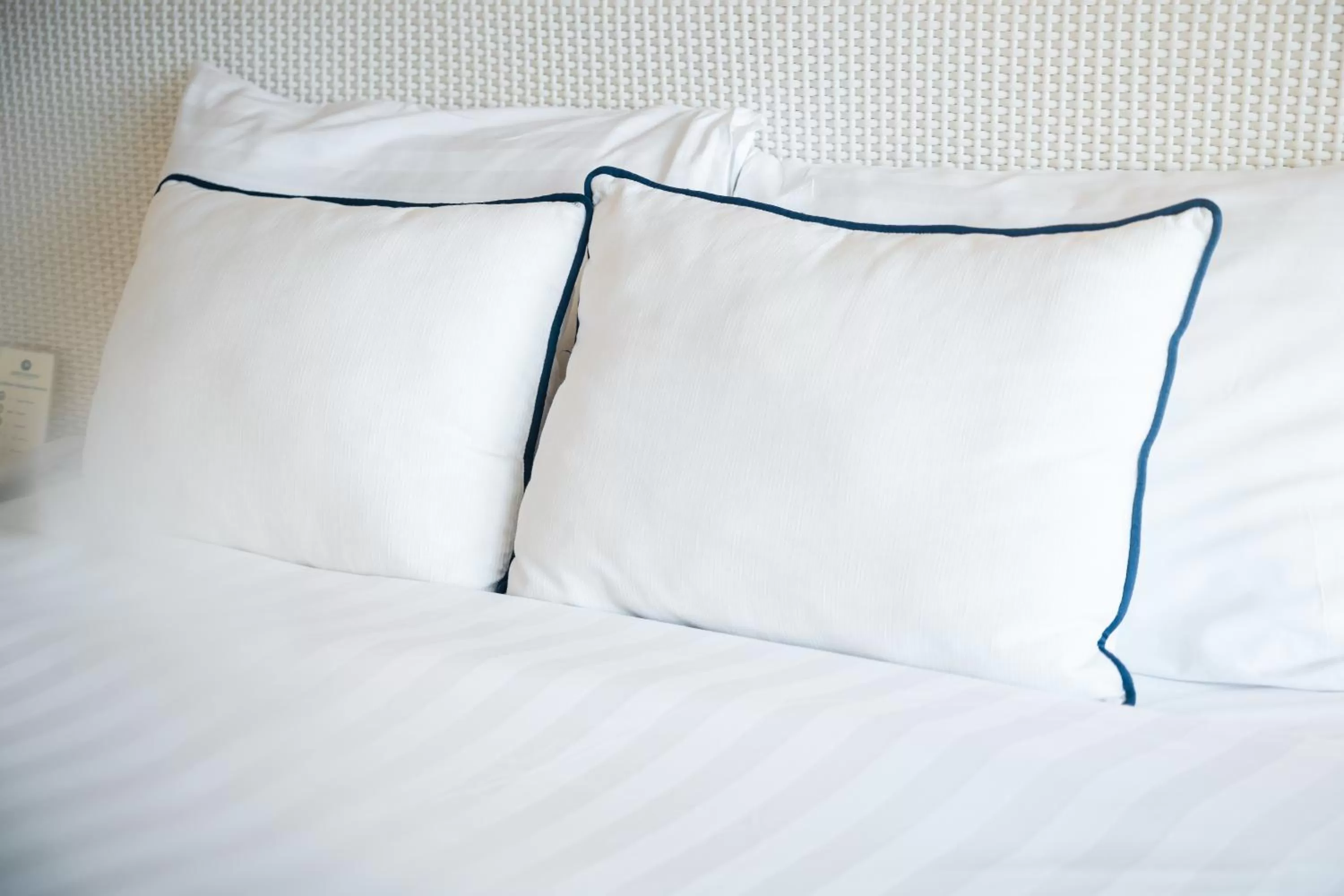 Bed in Jomtien Palm Beach Hotel and Resort