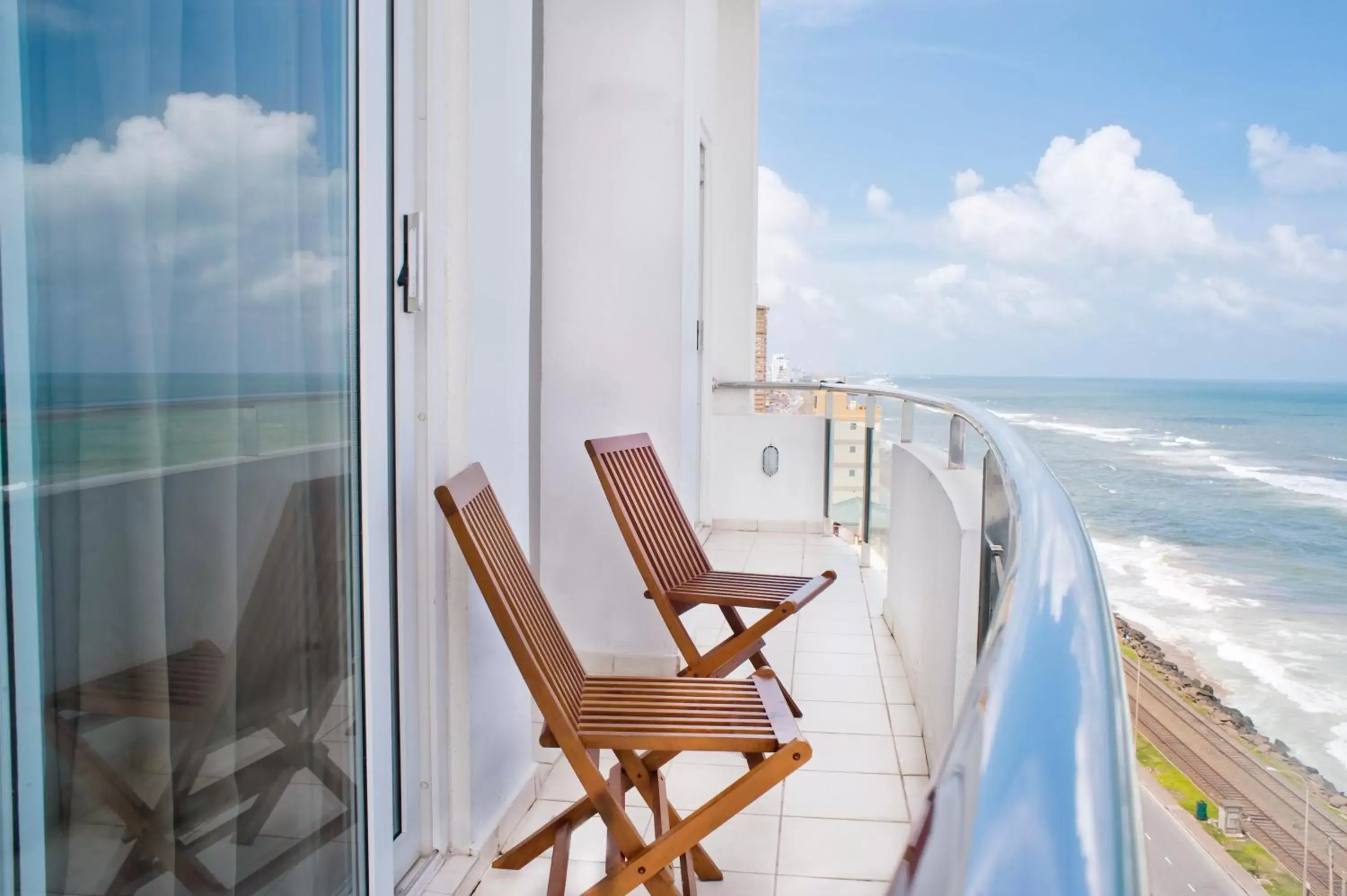 Balcony/Terrace, Sea View in Ocean Edge Suites & Hotel Colombo