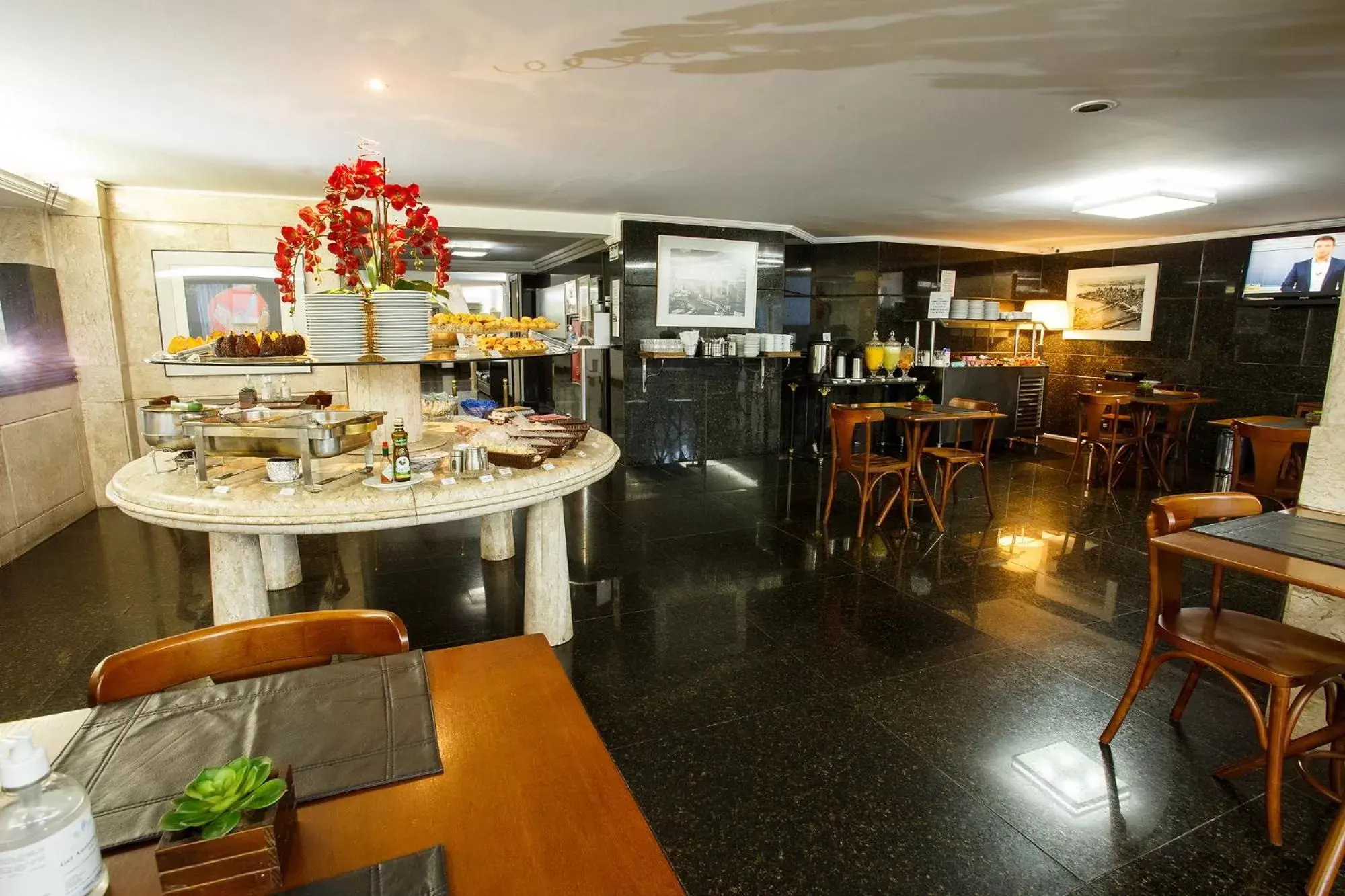 Restaurant/Places to Eat in Savassi Hotel