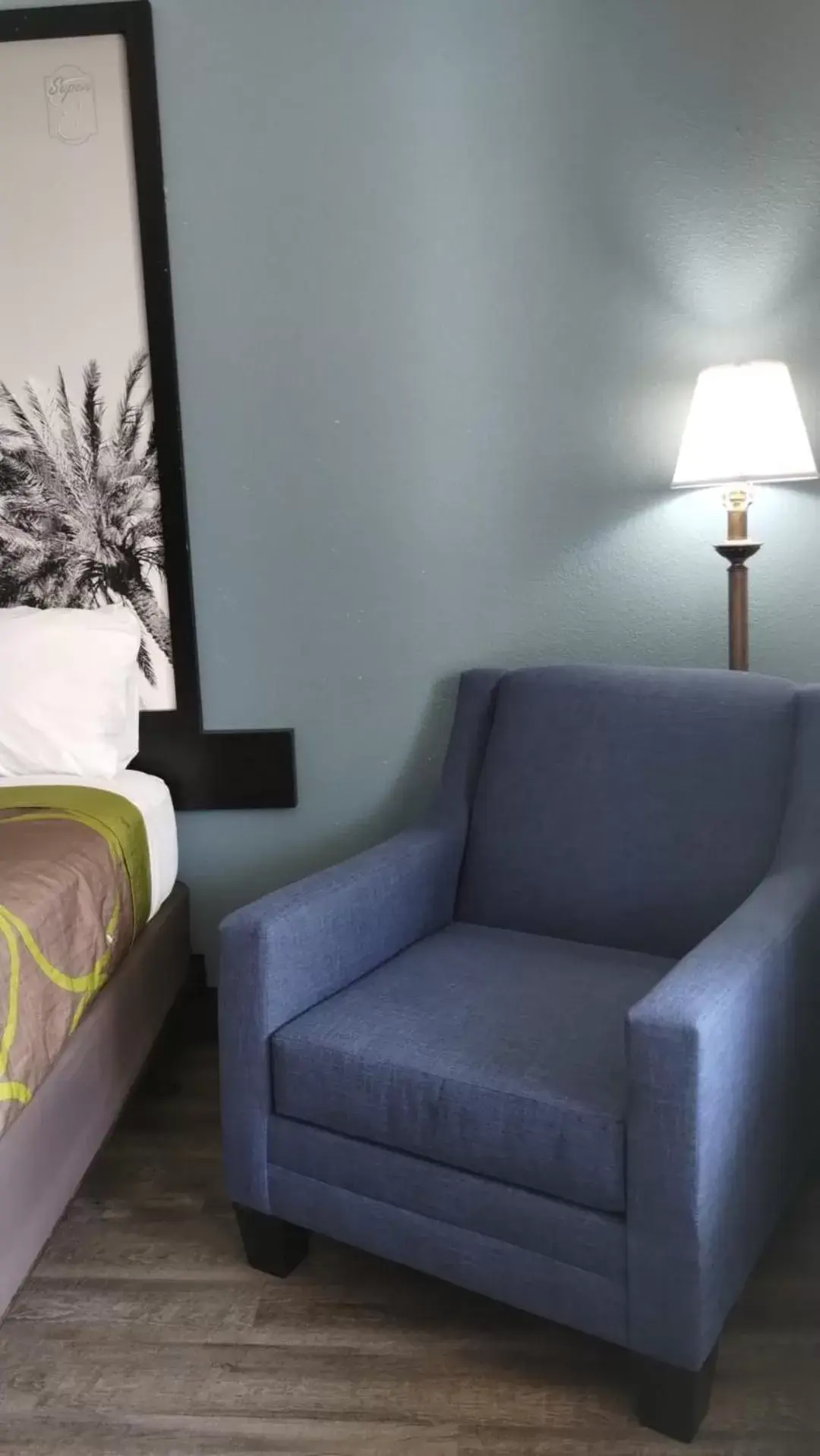 Living room in Super 8 Motel by Wyndham near Fort Lauderdale Arpt Living room in Super 8 Motel by Wyndham near Fort Lauderdale Arpt