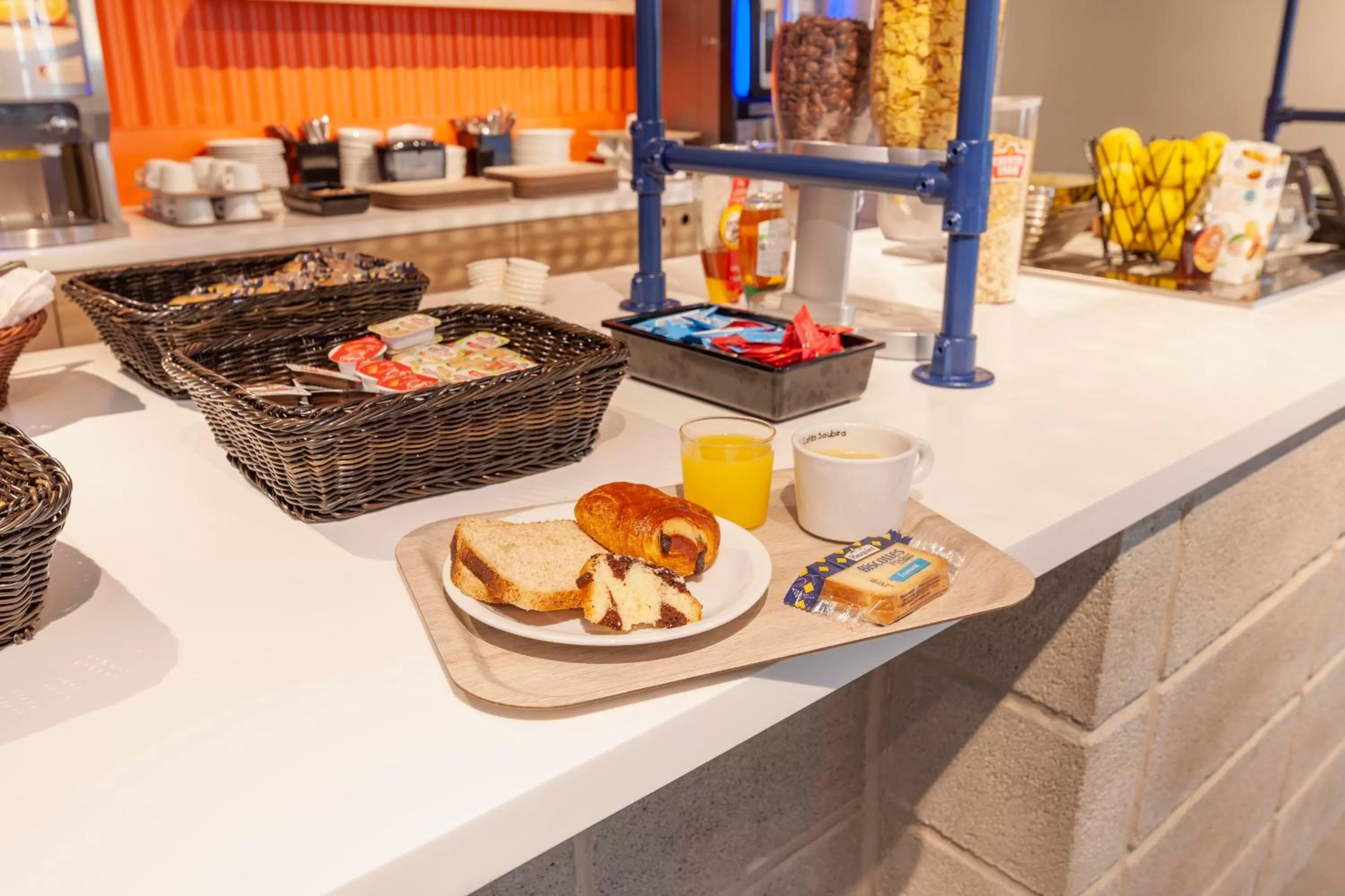 Food and drinks in Ibis Budget Mont De Marsan