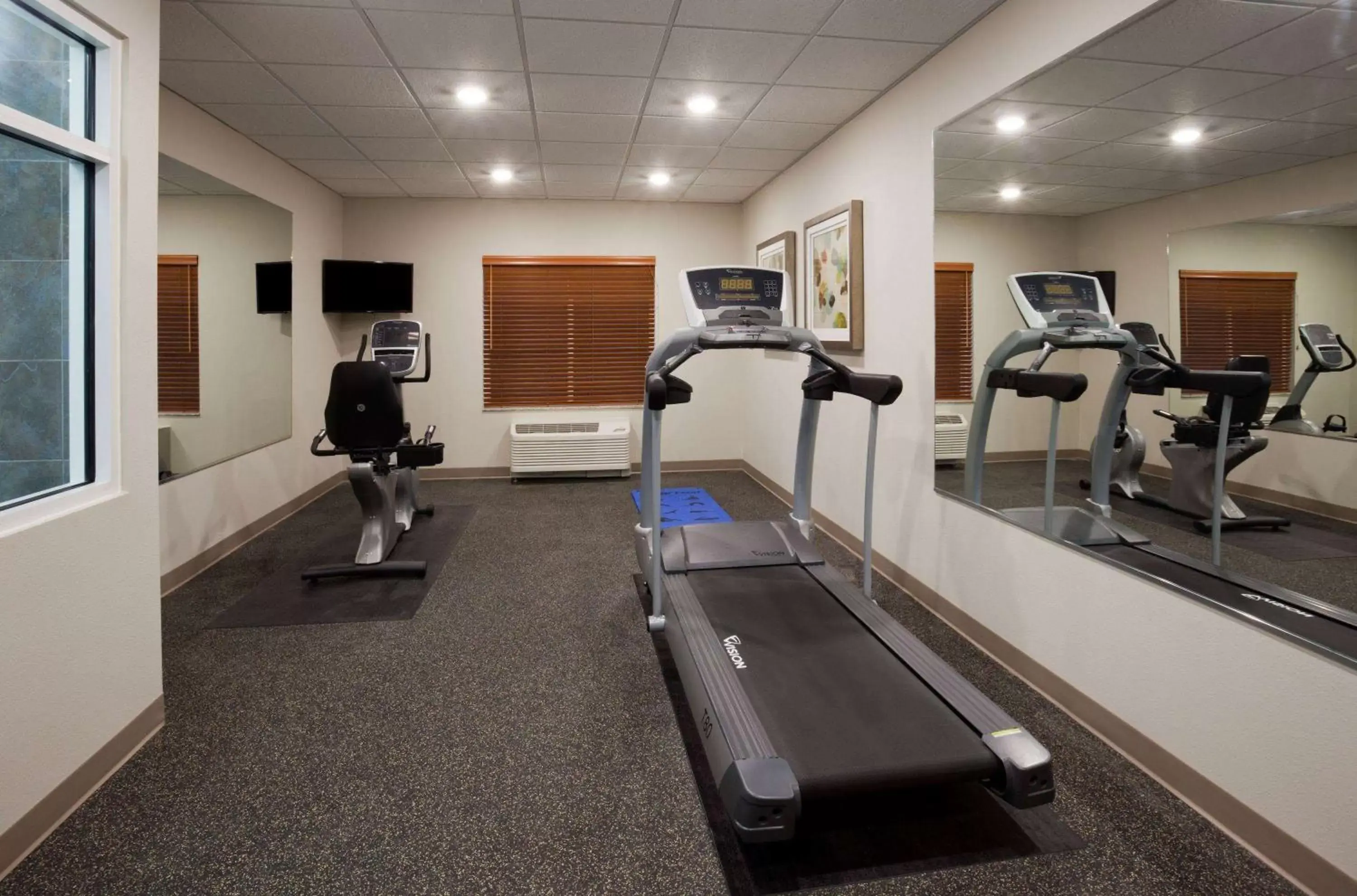 Fitness centre/facilities, Fitness Center/Facilities in AmericInn by Wyndham Hartford SD