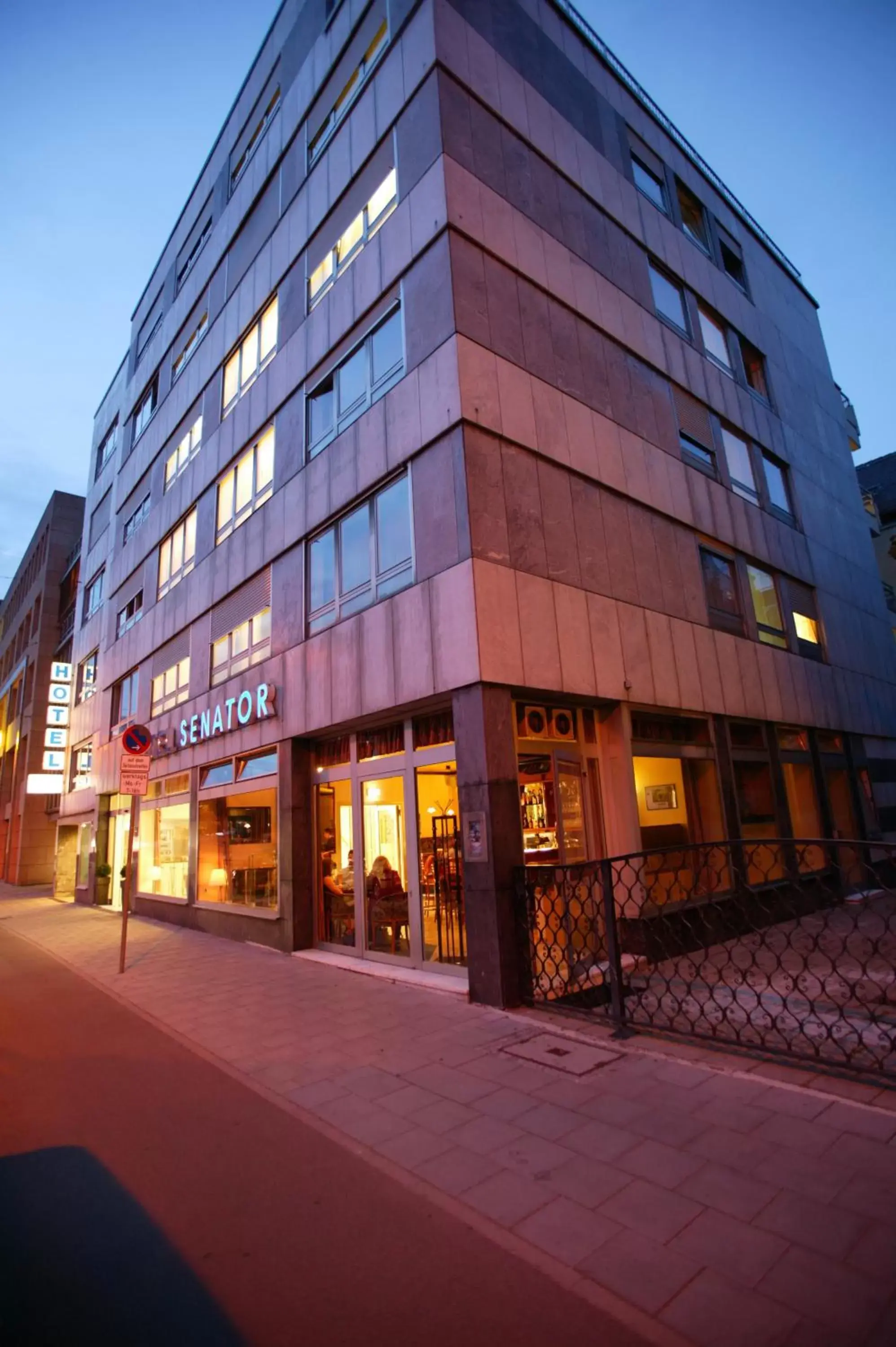 Facade/entrance in Hotel Senator München Facade/entrance in Hotel Senator München