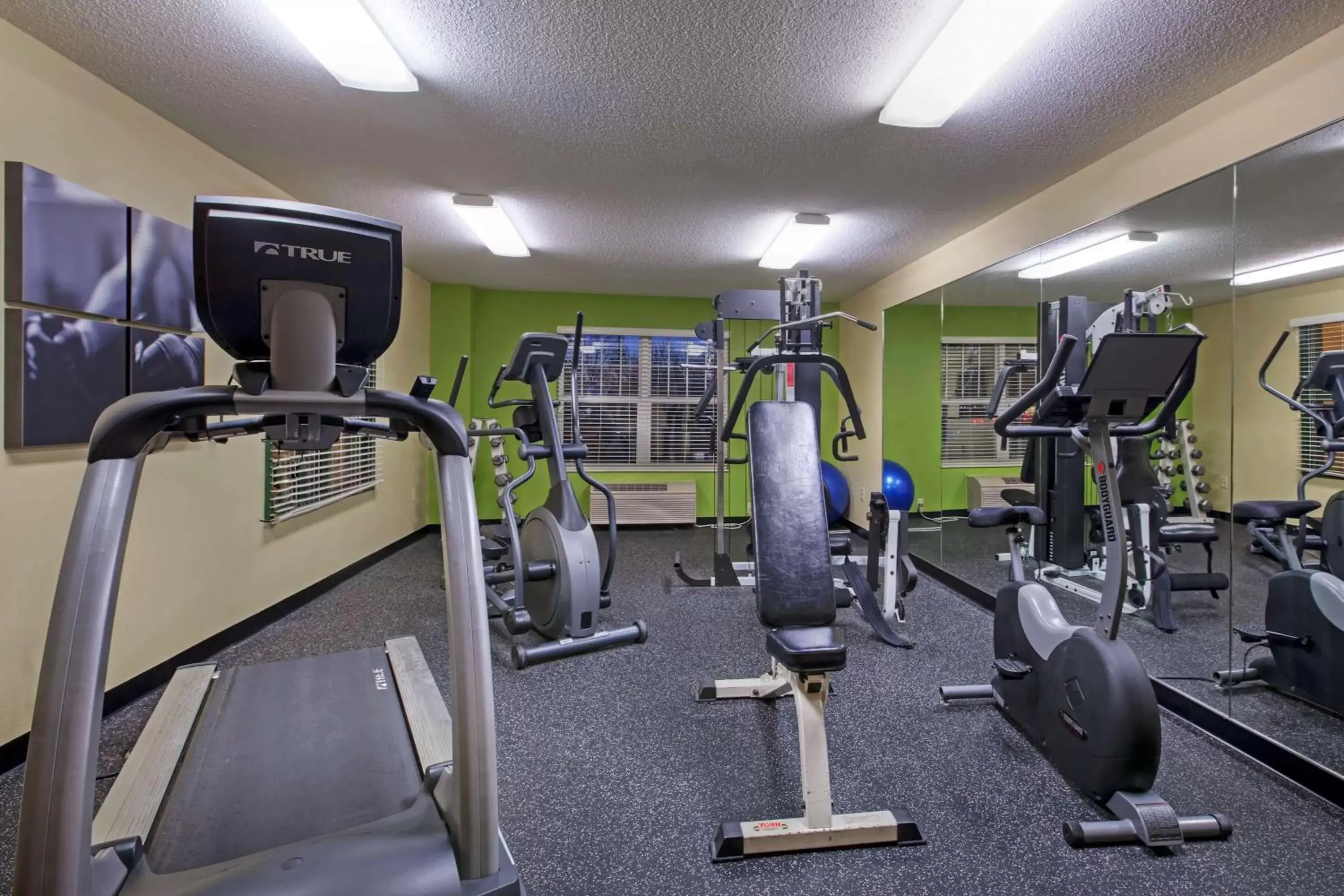 Activities, Fitness Center/Facilities in Country Inn & Suites by Radisson, Mason City, IA