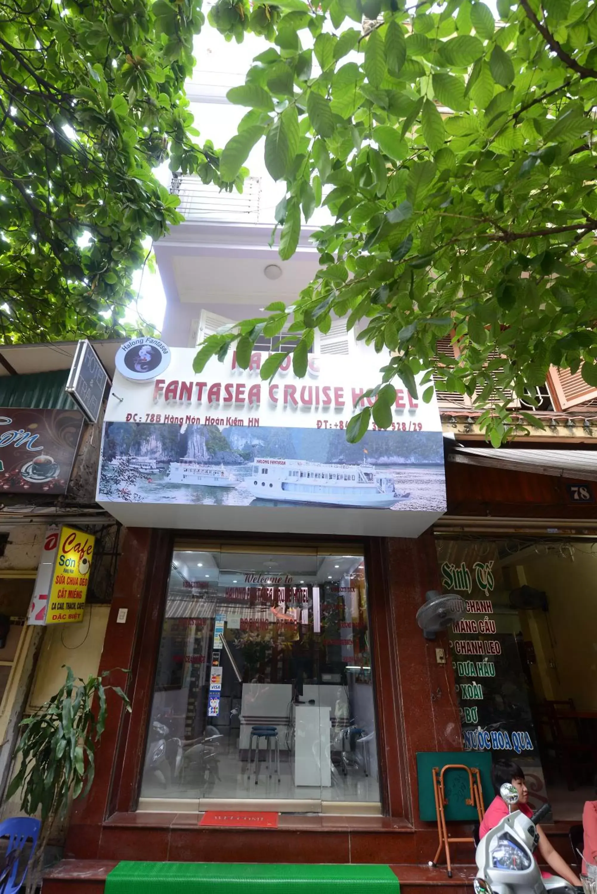 Facade/entrance in Hanoi Fantasea Hotel Facade/entrance in Hanoi Fantasea Hotel