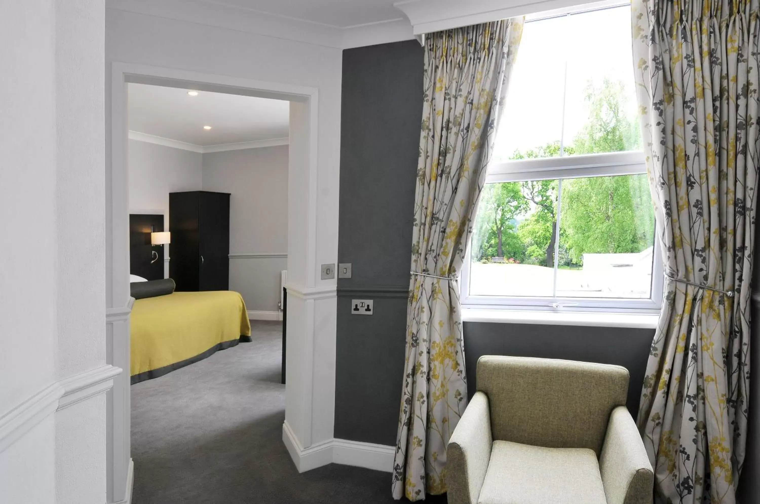 Bedroom, Bed in Bromley Court Hotel London Bedroom, Bed in Bromley Court Hotel London