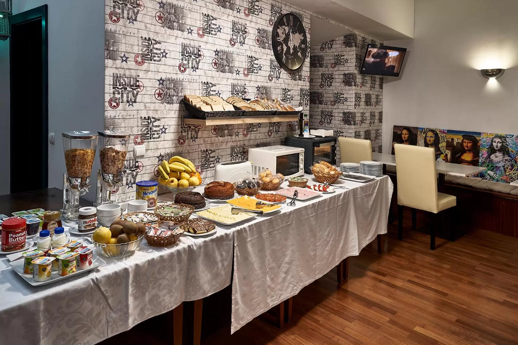 Buffet breakfast in Galeria Suite Hotel