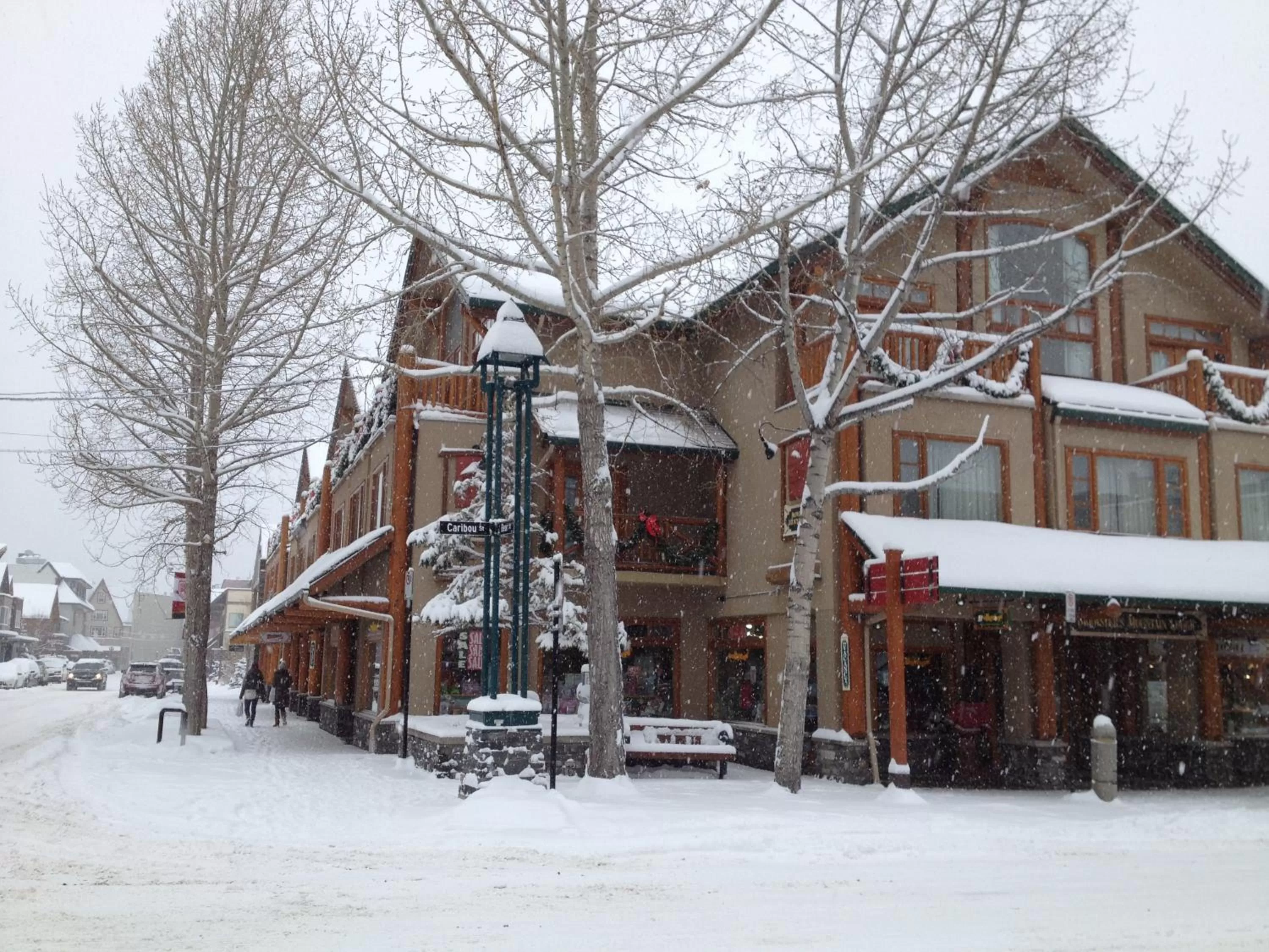 Facade/entrance in Brewster Mountain Lodge