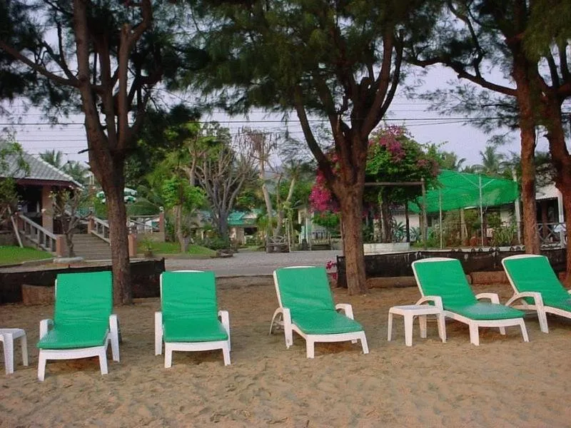 Beach in Samroiyod Holiday Resort