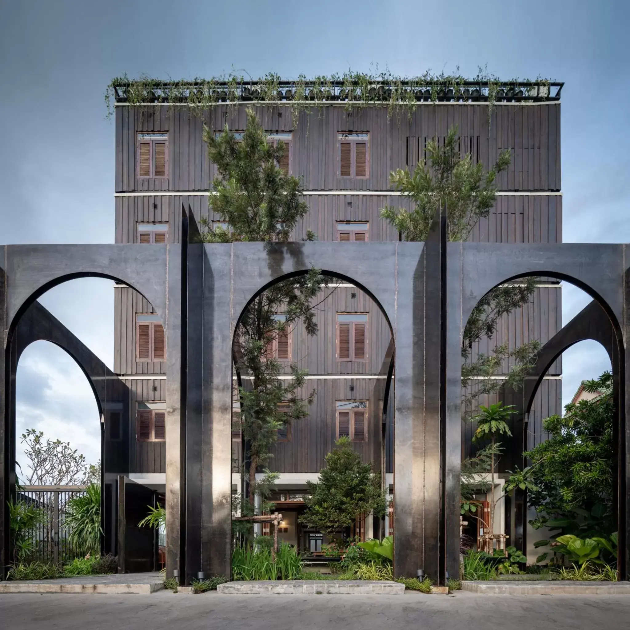 Property building in Hotel Gahn Khao Lak Property building in Hotel Gahn Khao Lak