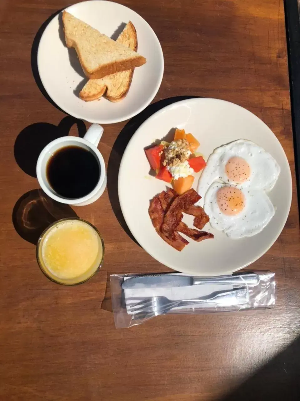 American breakfast in La Villa de Adelina