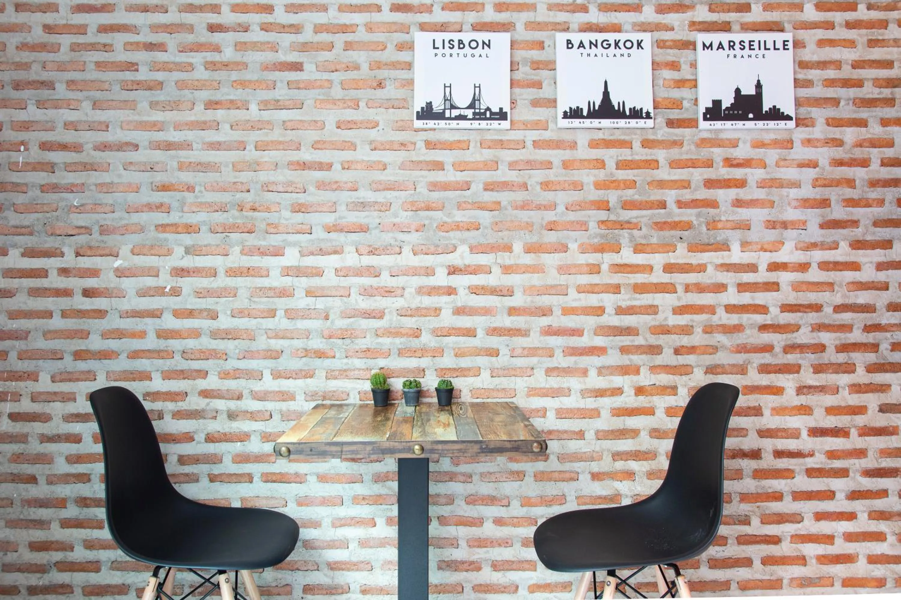 Communal lounge/ TV room in Home 16  (Hostel 16)