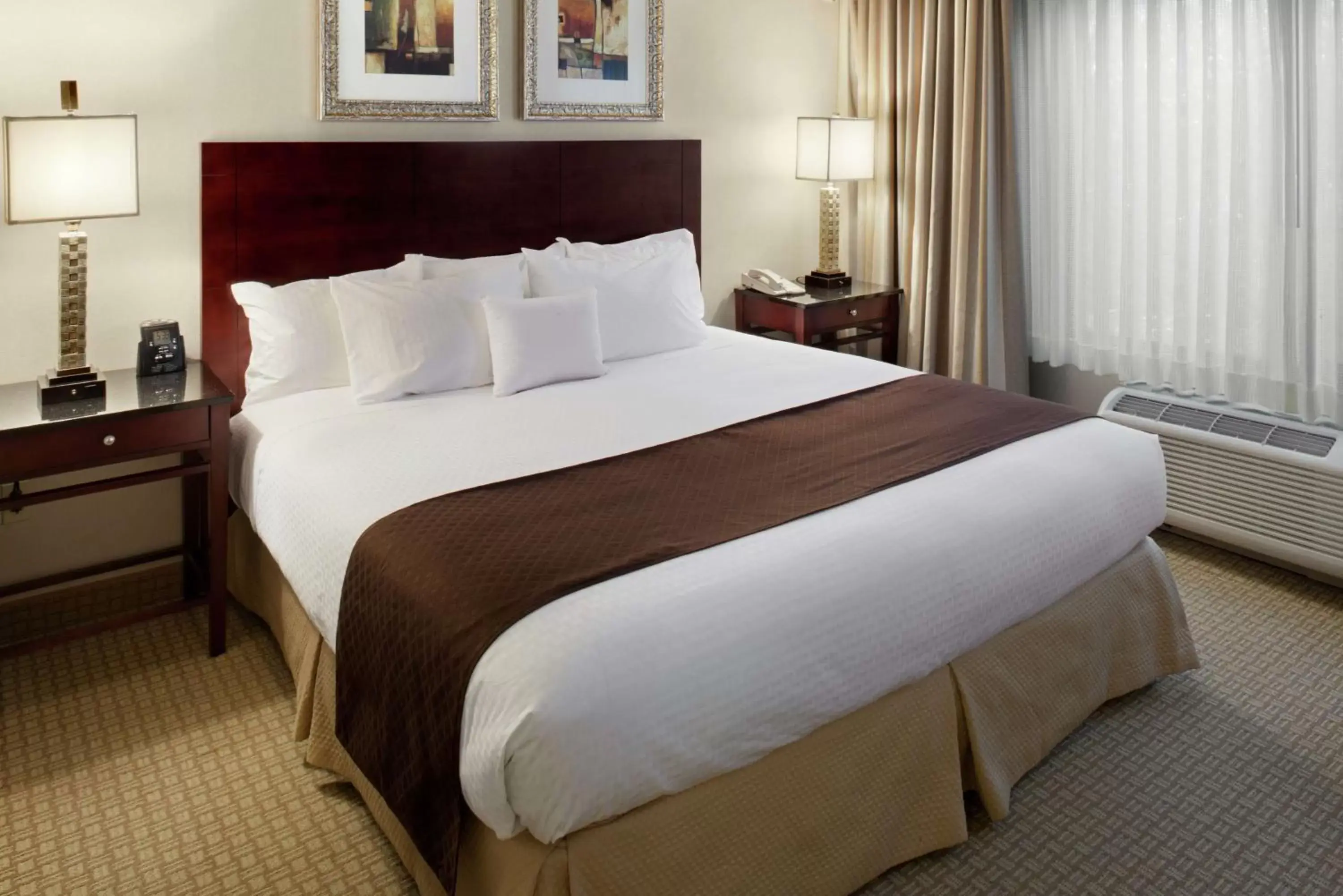Bed in DoubleTree by Hilton Charlotte Airport