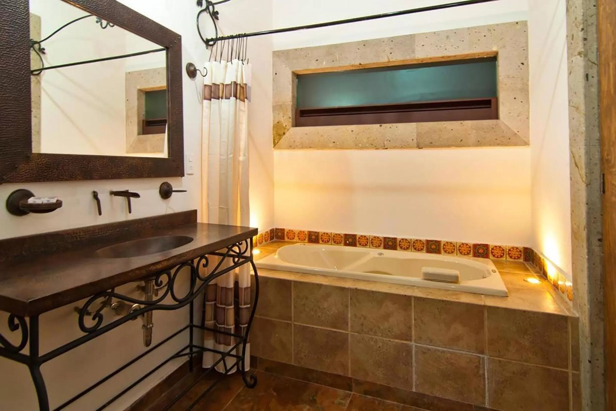 Hot Tub in Mansión del Virrey