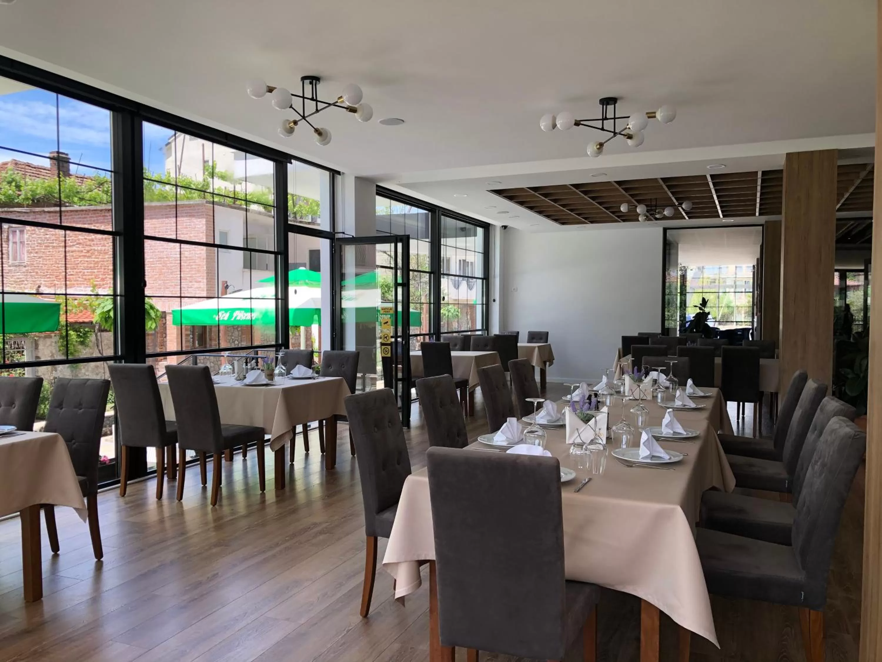 Restaurant/Places to Eat in Grand Hotel Pogradec