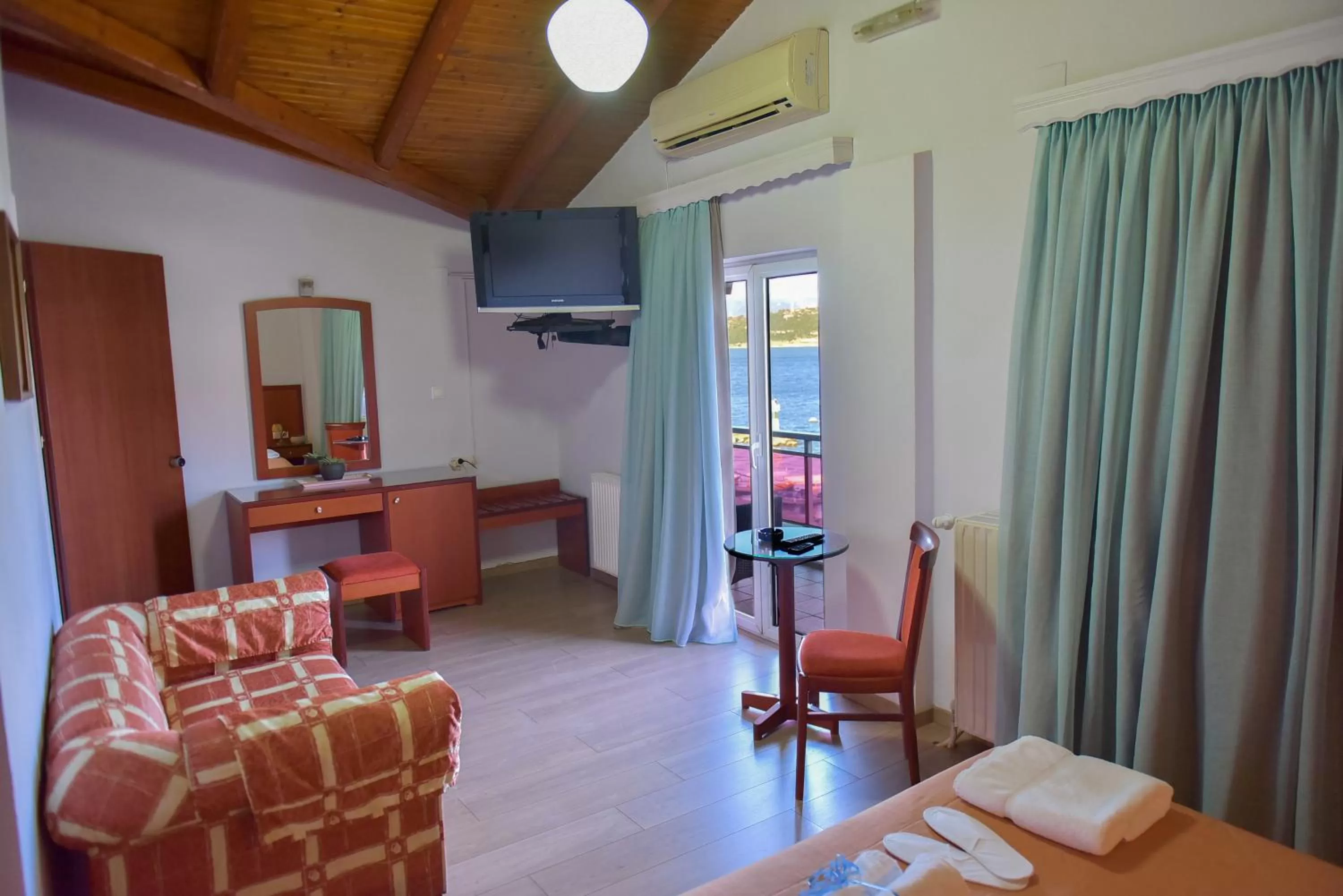 Seating Area in Oscar Hotel